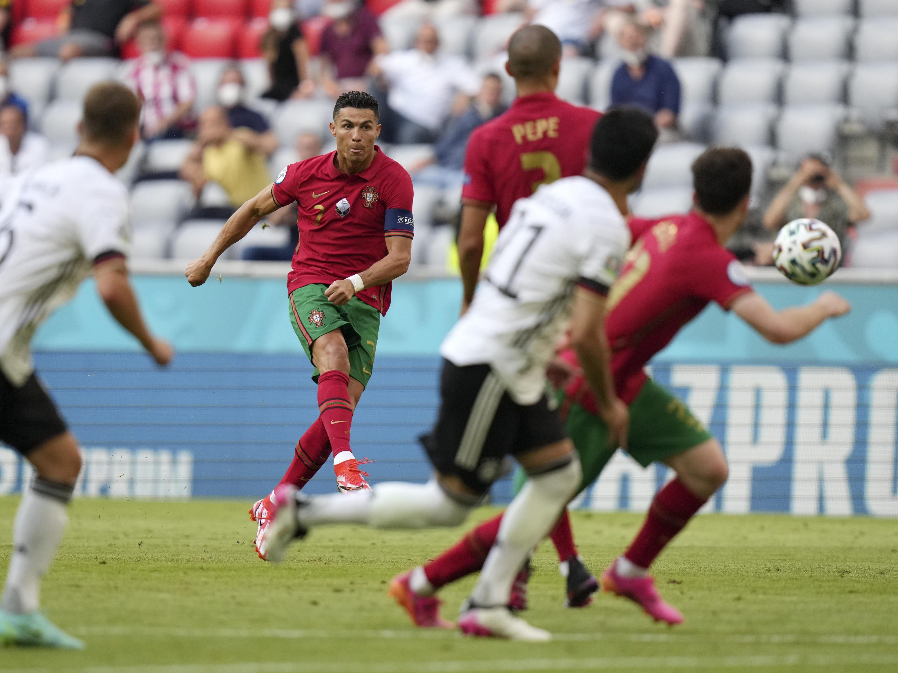 Deutschland besiegte Portugal verdient mit 4:2. Deutschland besiegte Portugal verdient mit 4:2.