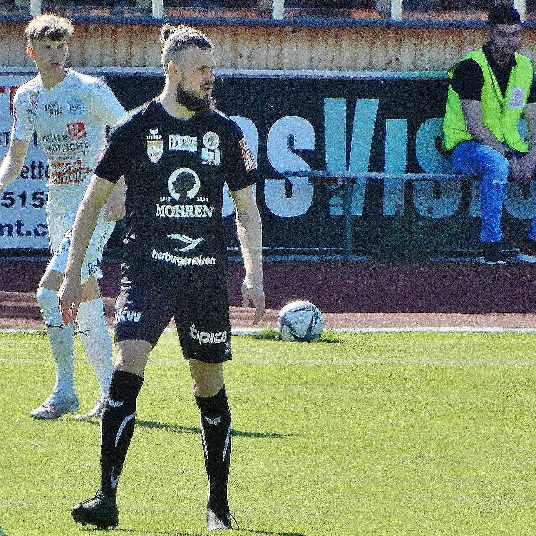 Mit Deniz Mujic verlässt ein Routinier das Team der Rothosen.