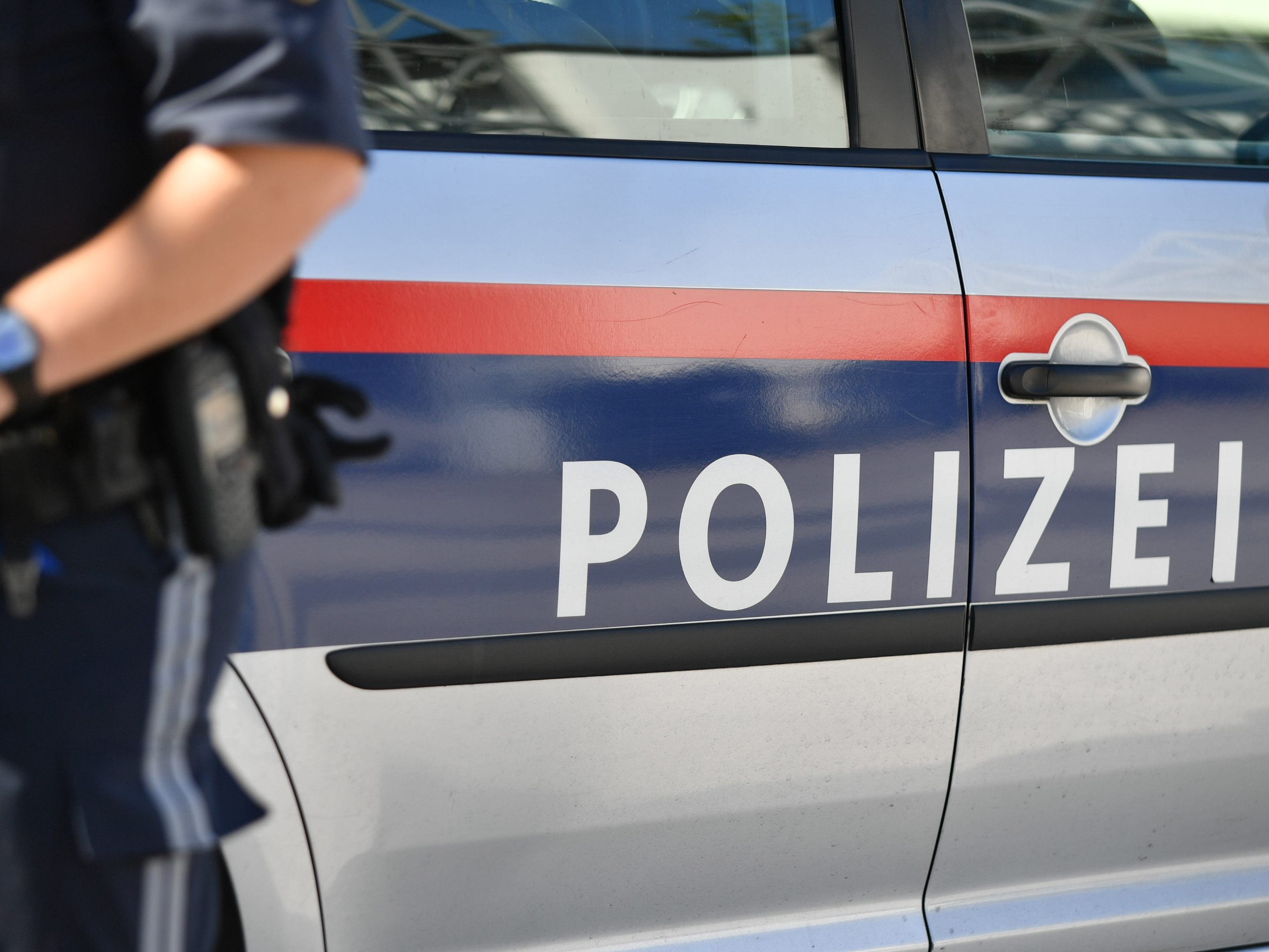 Kinder von unbekanntem Mann angesprochen - Polizei bittet um Hinweise. Kinder von unbekanntem Mann angesprochen - Polizei bittet um Hinweise.