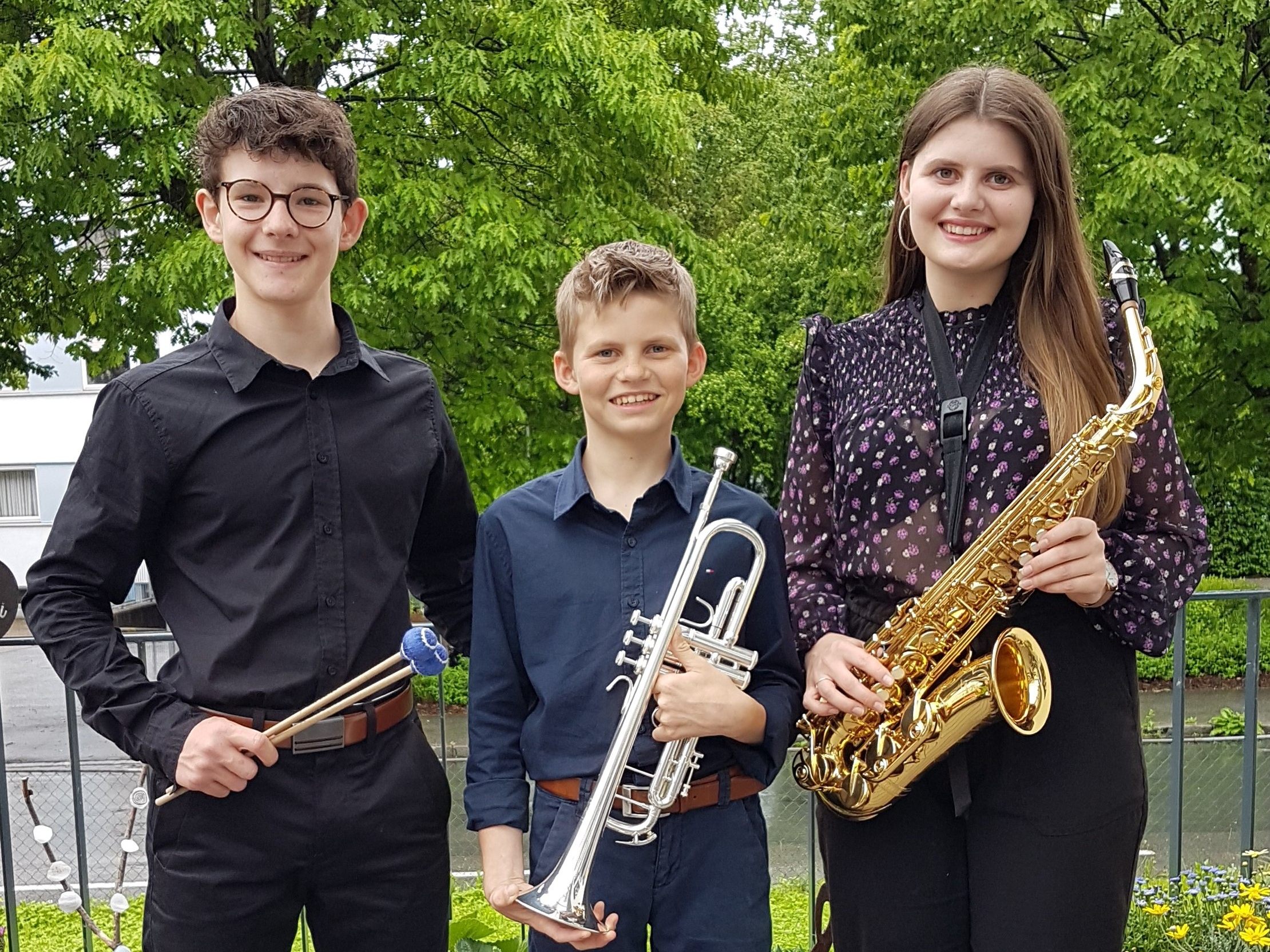Die Lochauer Jungmusikanten David Nussbaumer, Samuel Schmid und Jana Schmid als stolze Preisträger beim Bundeswettbewerb prima la musica in Salzburg. Die Lochauer Jungmusikanten David Nussbaumer, Samuel Schmid und Jana Schmid als stolze Preisträger beim Bundeswettbewerb prima la musica in Salzburg.