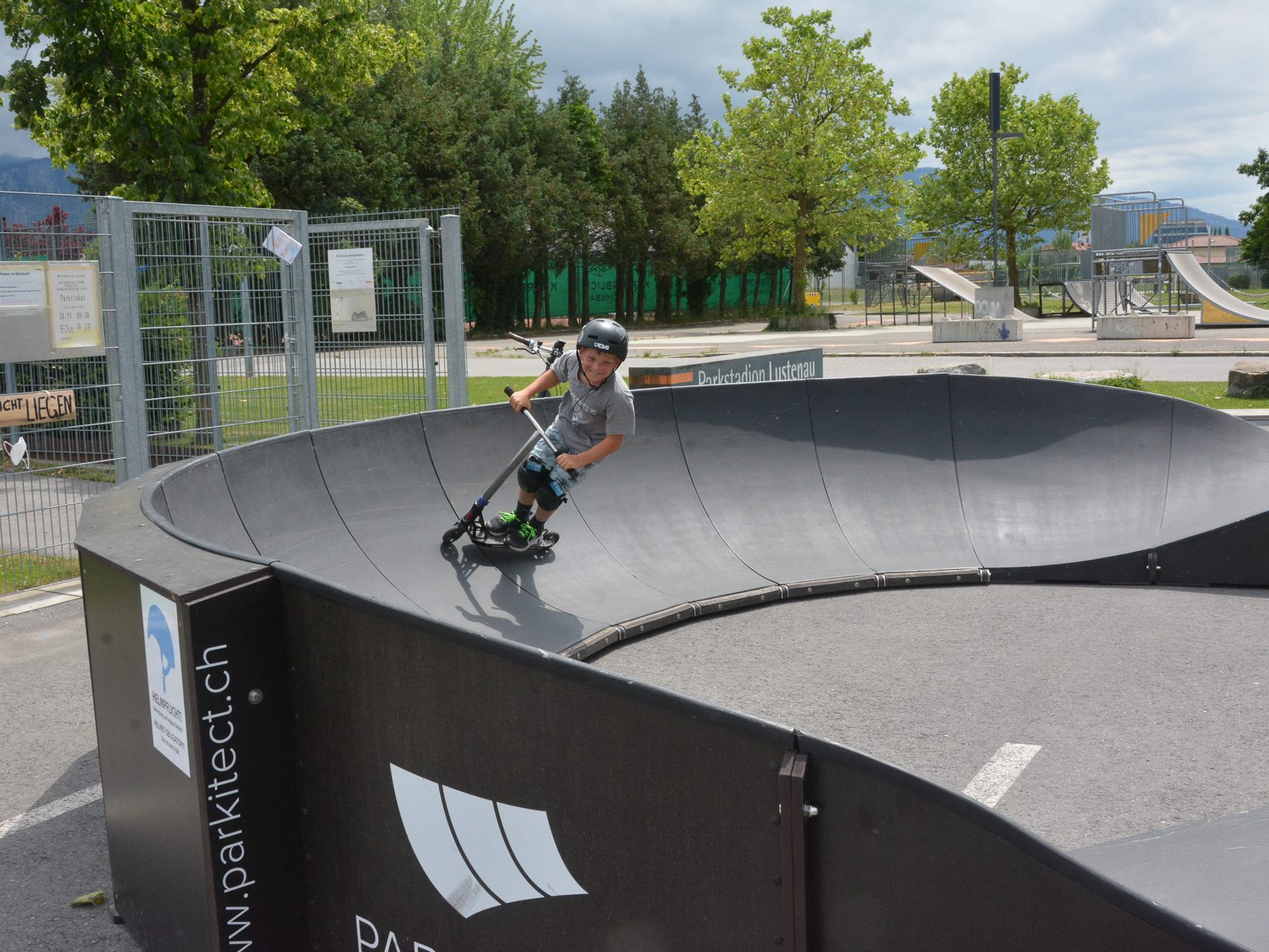 Der Spaß beim Pumptrack ist nicht zu übersehen.