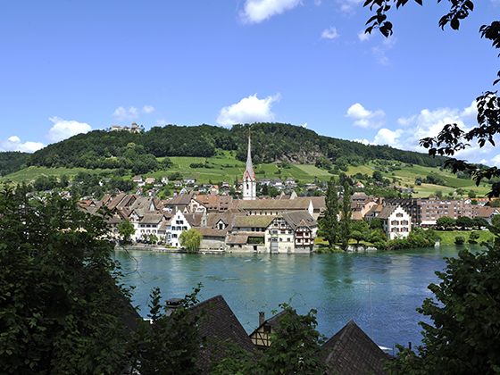 Das malerische Örtchen Stein am Rhein befindet sich im Schweizer Kanton Schaffhausen. Das malerische Örtchen Stein am Rhein befindet sich im Schweizer Kanton Schaffhausen.