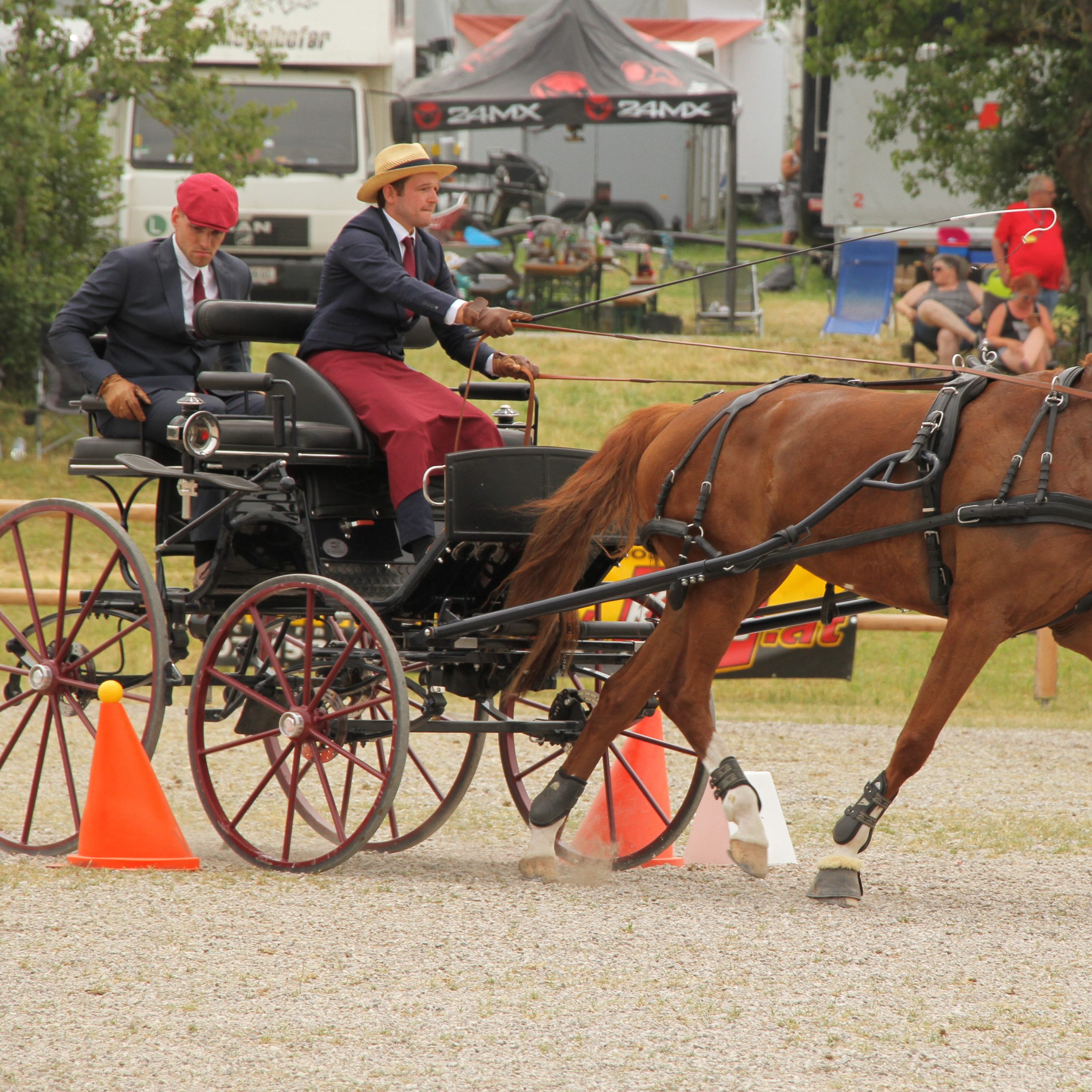 Alexander Bösch ist im Besitz von einem Spitzenpferd von Victoria Max Theurer.