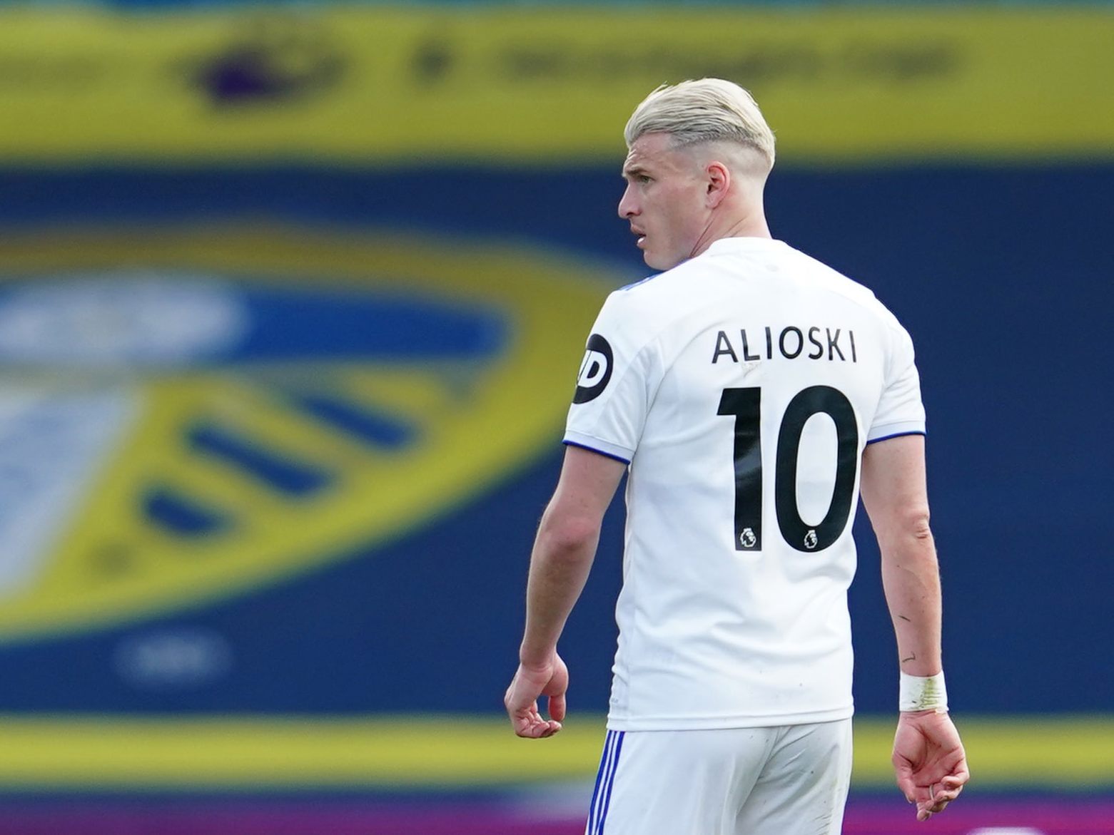 Alioski spielt in der englischen Premier League. Alioski spielt in der englischen Premier League.