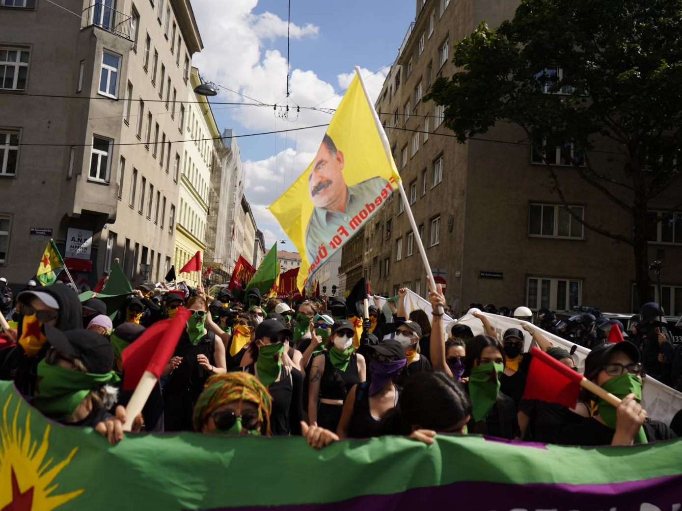 Mehrere 100 Personen protestierten in Wien-Favoriten.