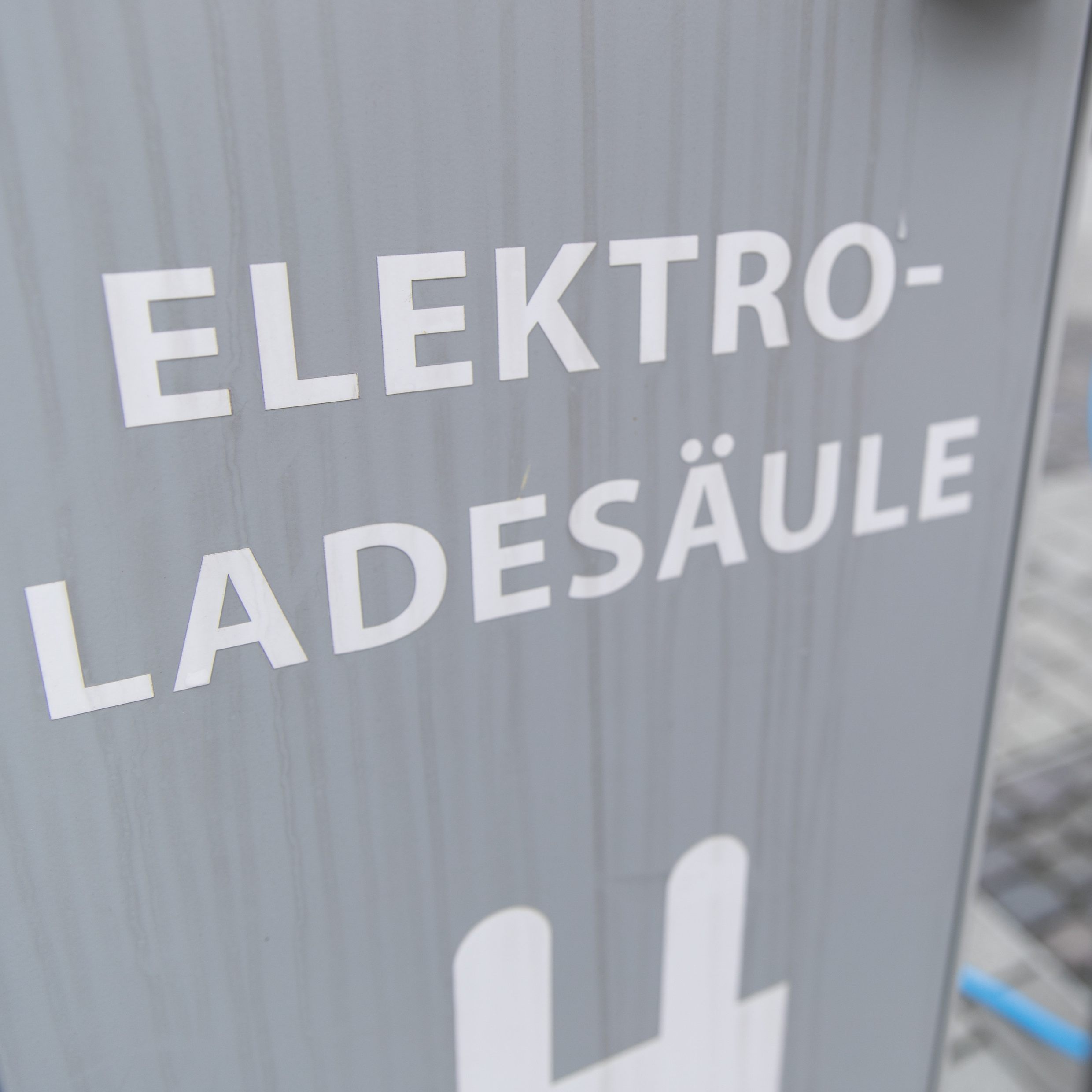 Das Förderbudget für E-Autos wird erhöht.