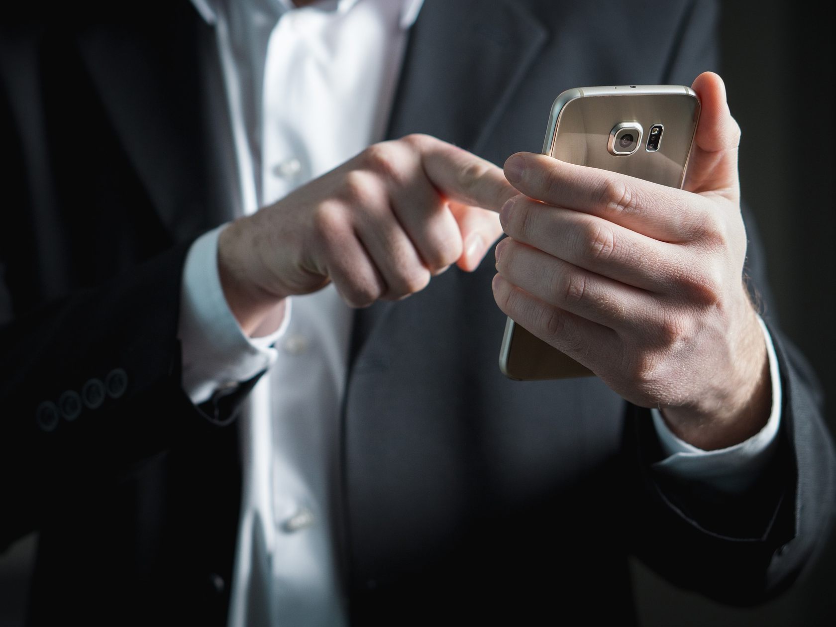 Bei verdächtigen SMS sollte man nie auf den Link klicken. Bei verdächtigen SMS sollte man nie auf den Link klicken.
