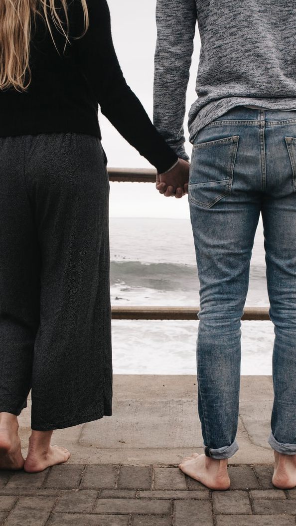 In stürmischen Zeiten wünschen sich besonders Männer eine Partnerschaft.