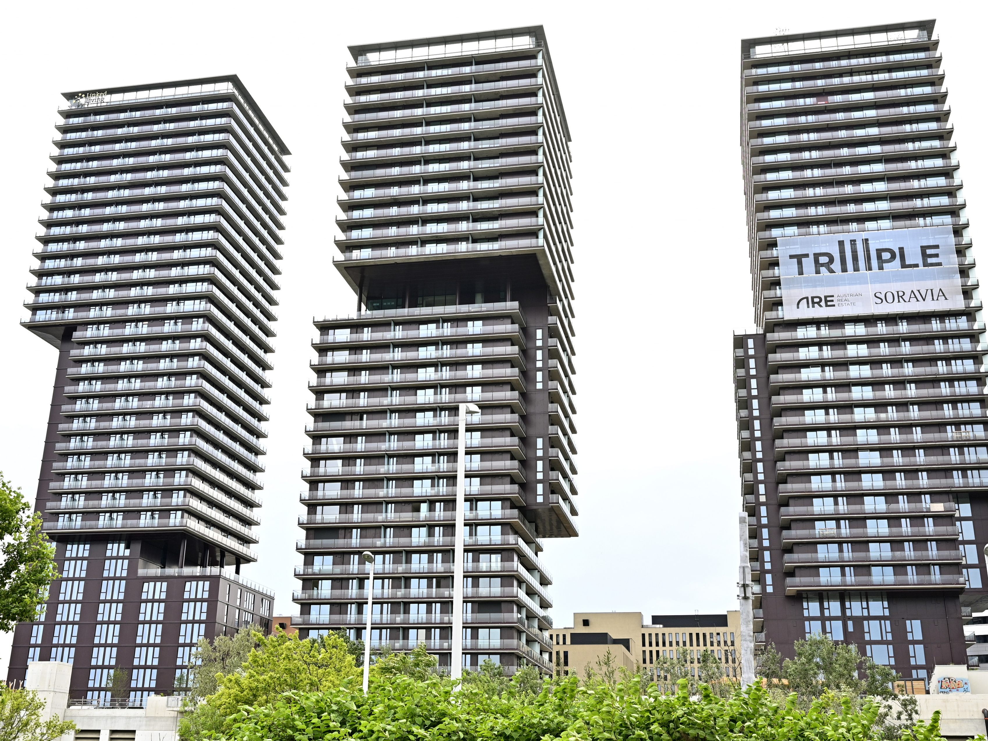 Der mittlere Turm des des Triiiple wurde fertiggestellt. Der mittlere Turm des des Triiiple wurde fertiggestellt.