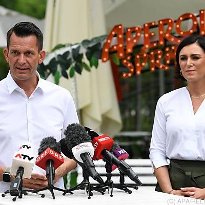 Mückstein und Köstinger: Corona-Schwerpunktkontrollen in Gastronomie