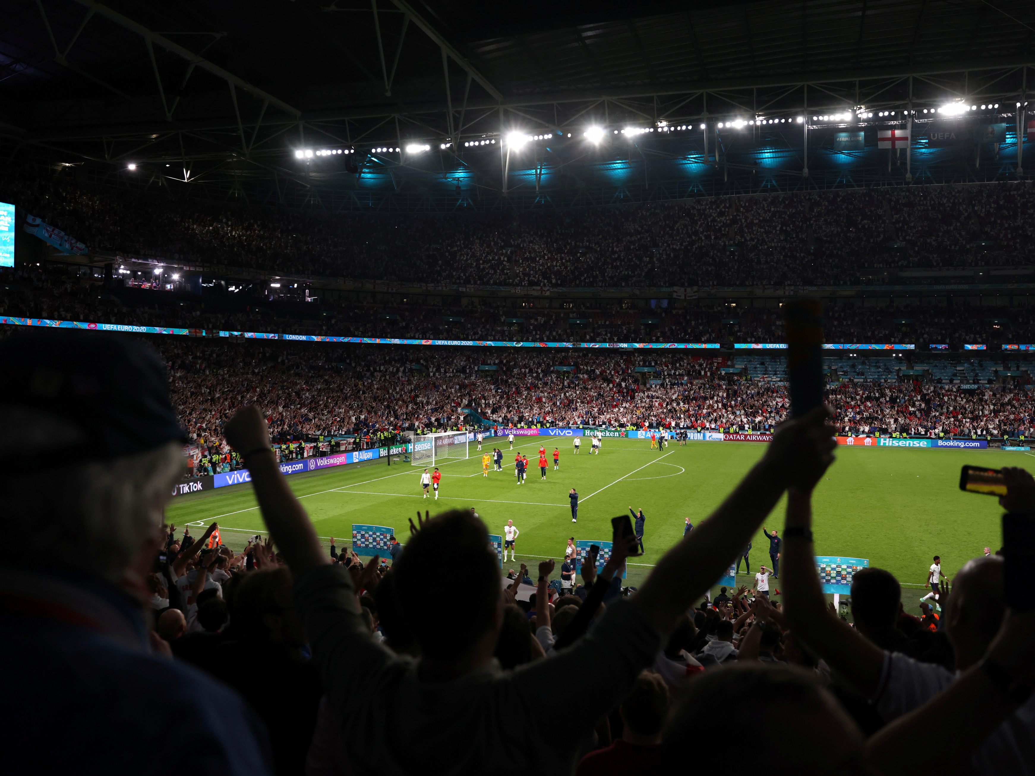 Die Fußball-EM soll auch Grund für den Anstieg bei den Corona-Fällen in England sein.