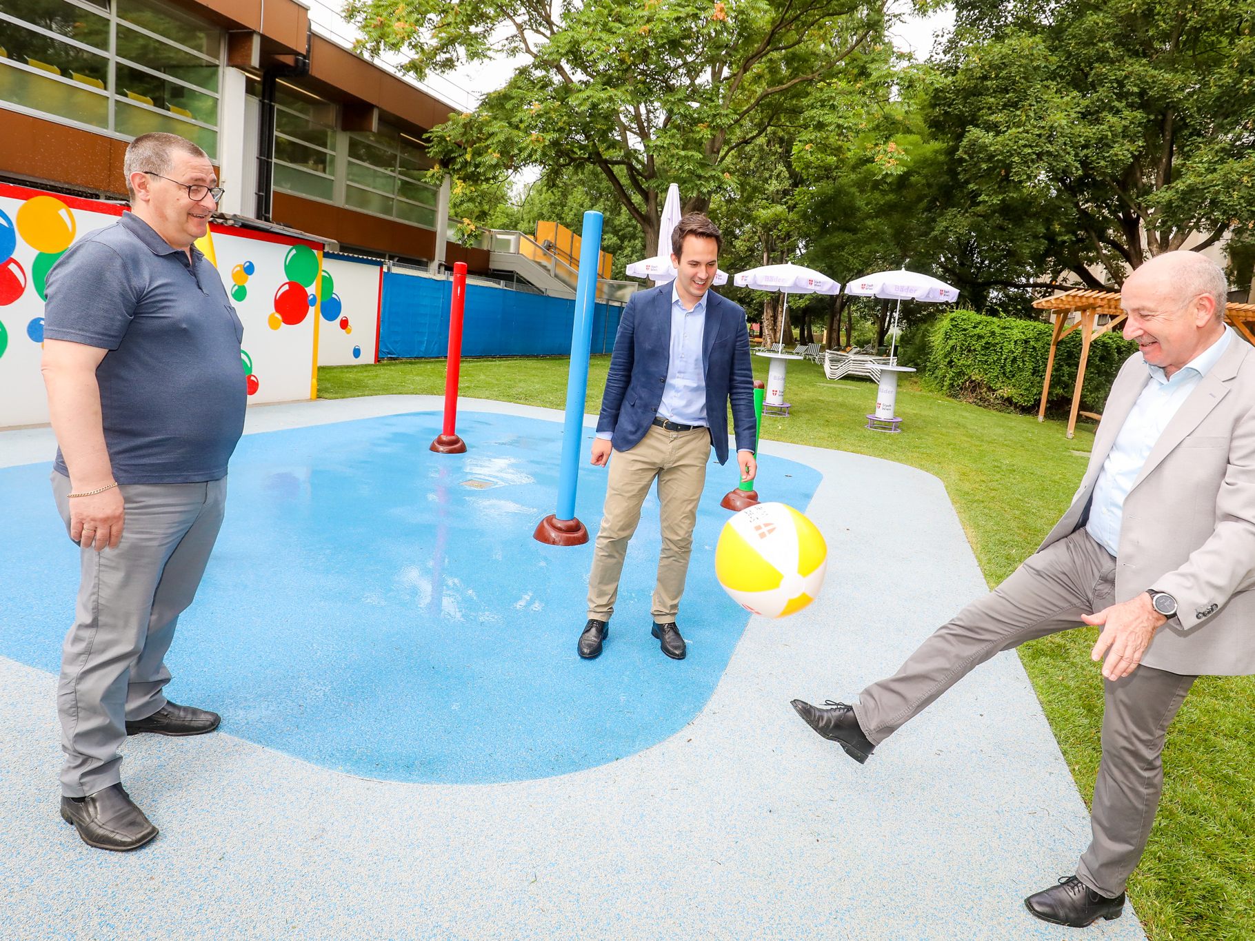 Das Brigittenauer Bad hat ab sofort einen Wasserspielplatz. Das Brigittenauer Bad hat ab sofort einen Wasserspielplatz.