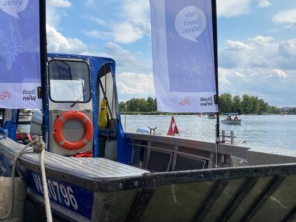 Das Impfboot legte heute nahe der Wagramer Straße in Wien-Donaustadt an. Das Impfboot legte heute nahe der Wagramer Straße in Wien-Donaustadt an.