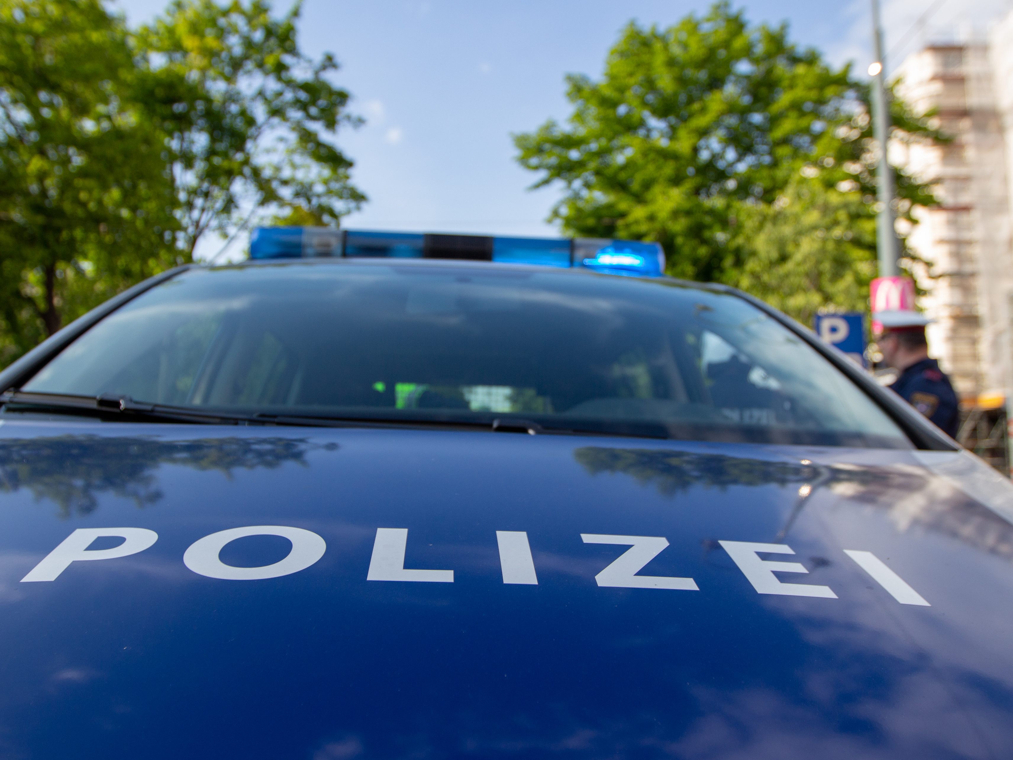 Es kam zu einem verletzten Beamten. Es kam zu einem verletzten Beamten.