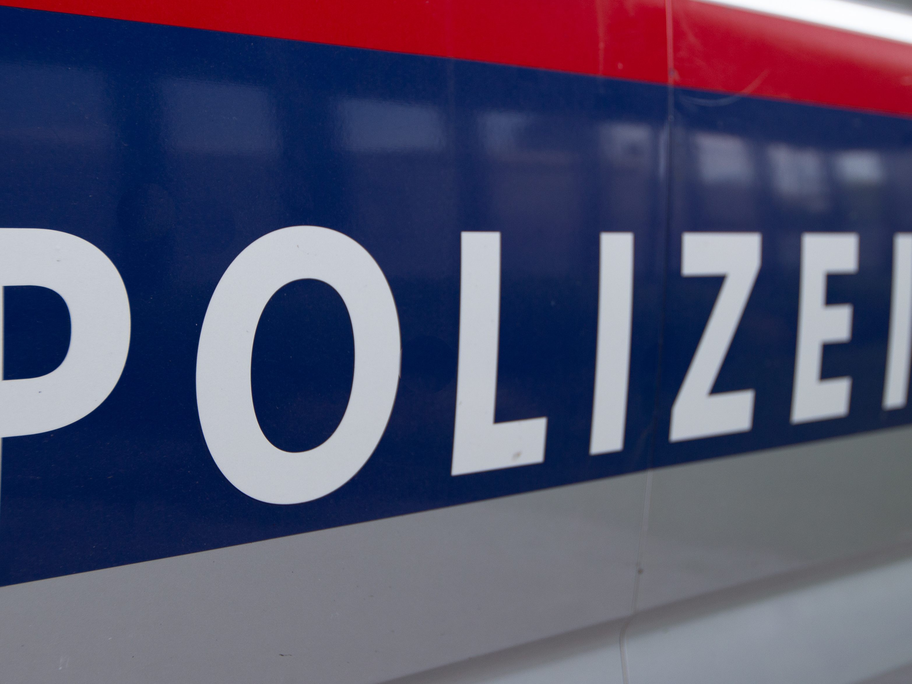 Die Polizei wurde gestern aktiv. Die Polizei wurde gestern aktiv.