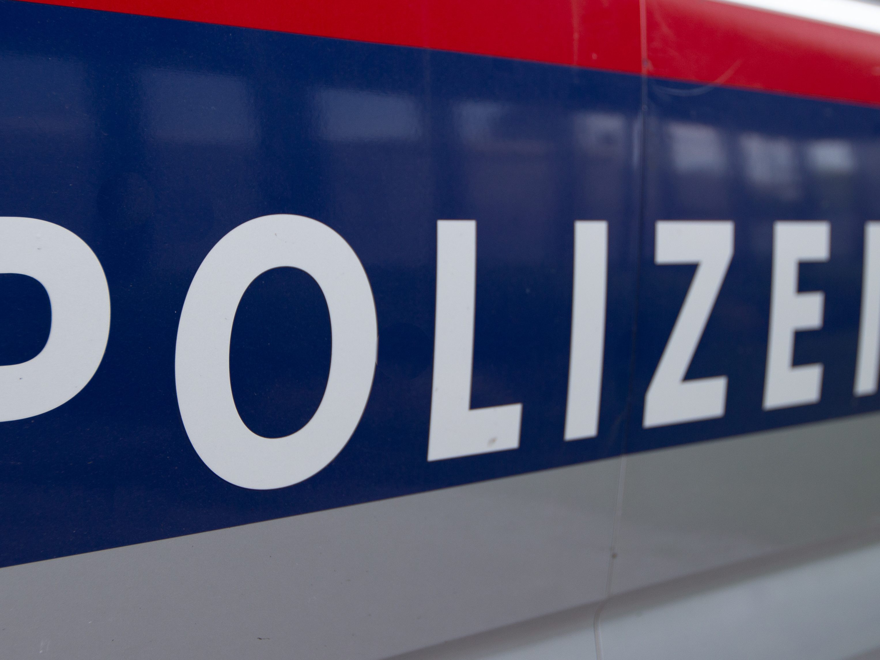 Ein Mann wurde gegenüber seiner Frau in Wien-Ottakring gewalttätig. Ein Mann wurde gegenüber seiner Frau in Wien-Ottakring gewalttätig.