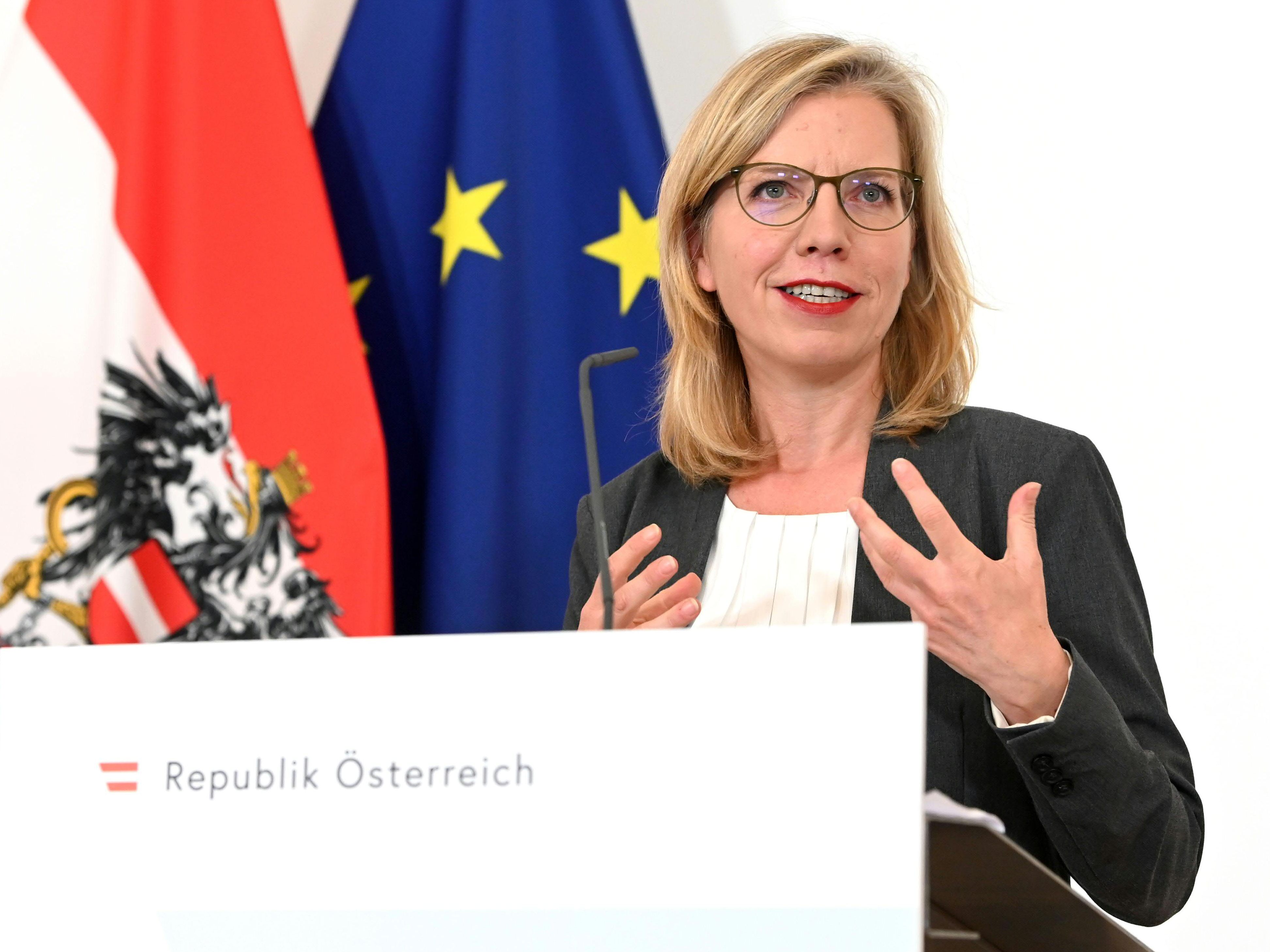 Die Reaktion von Leonore Gewessler war alles andere aus aufgeregt. Die Reaktion von Leonore Gewessler war alles andere aus aufgeregt.