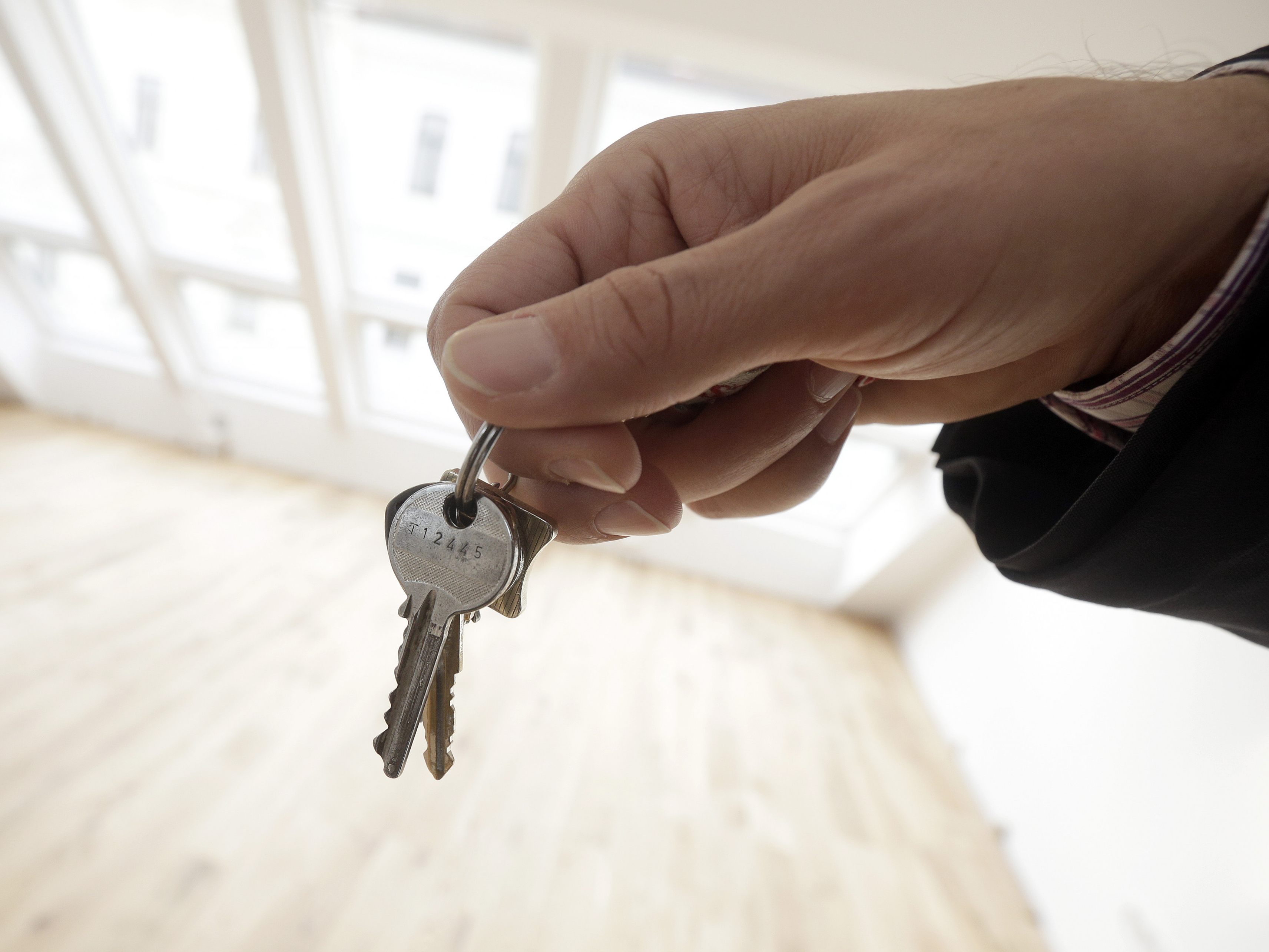 Fünf Jahresgehälter für eine Wohnung in Österreich. Fünf Jahresgehälter für eine Wohnung in Österreich.