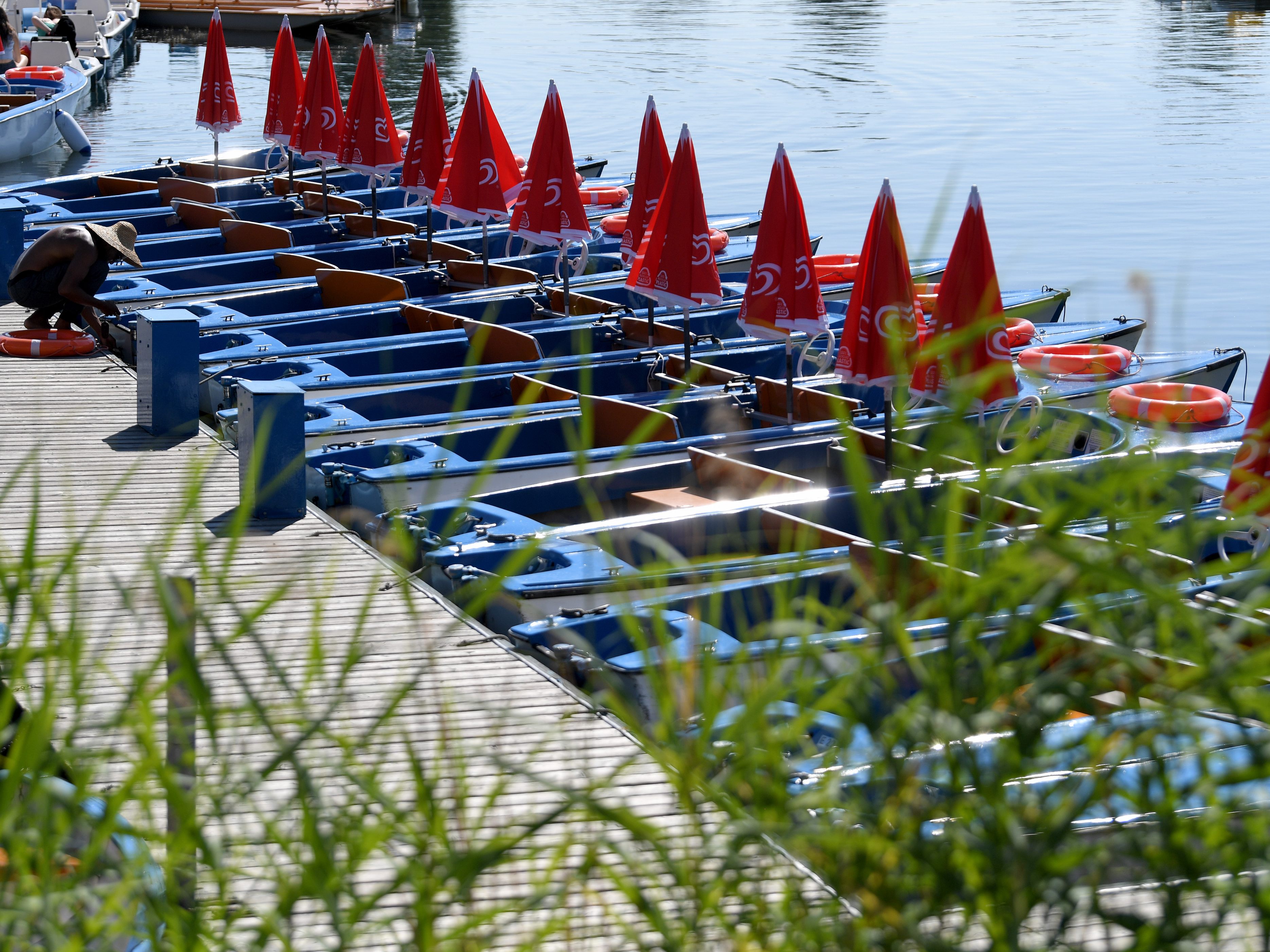 Anrainer klagen über den Lärmpegel bei der Segelschule. Anrainer klagen über den Lärmpegel bei der Segelschule.