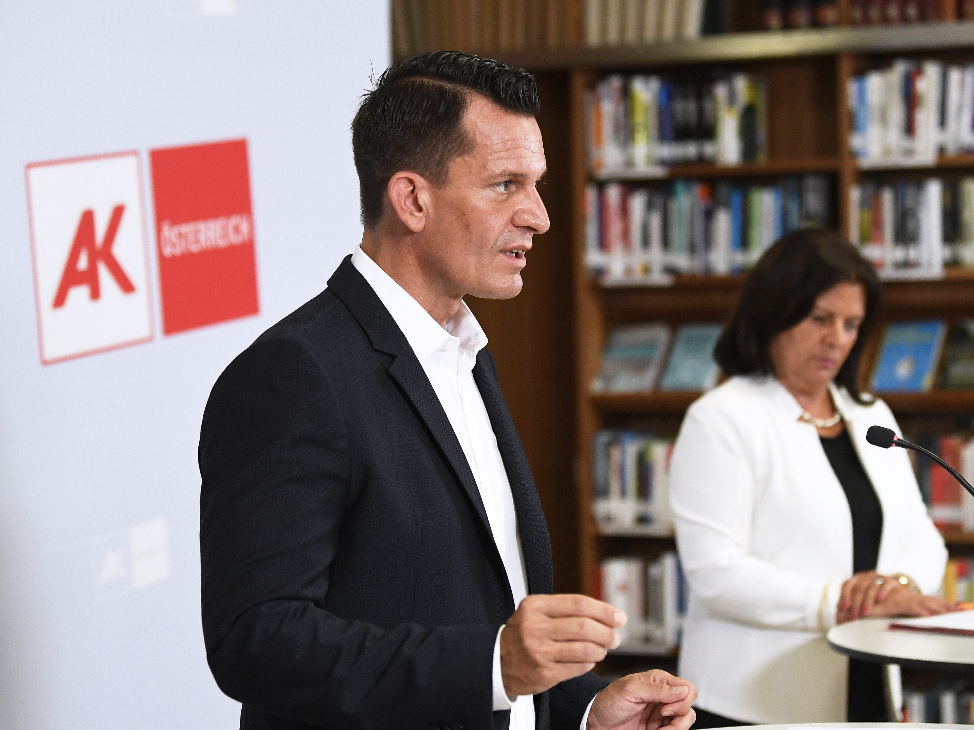 Mückstein und Anderl präsentierten die Pläne zur Armutsbekämpfung. Mückstein und Anderl präsentierten die Pläne zur Armutsbekämpfung.