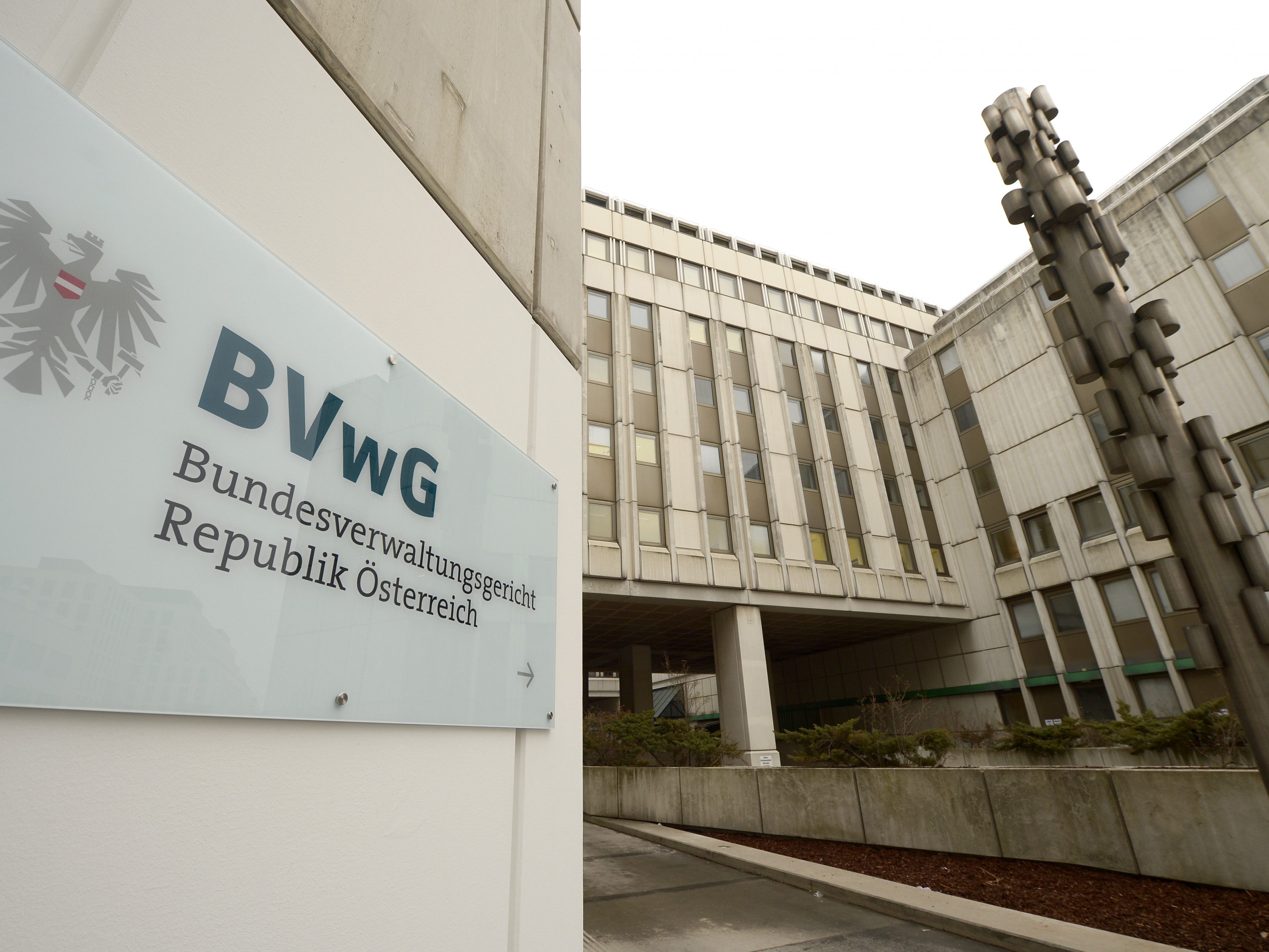 Das Bundesasylamt sieht Versäumnis weiter beim BVwG. Das Bundesasylamt sieht Versäumnis weiter beim BVwG.