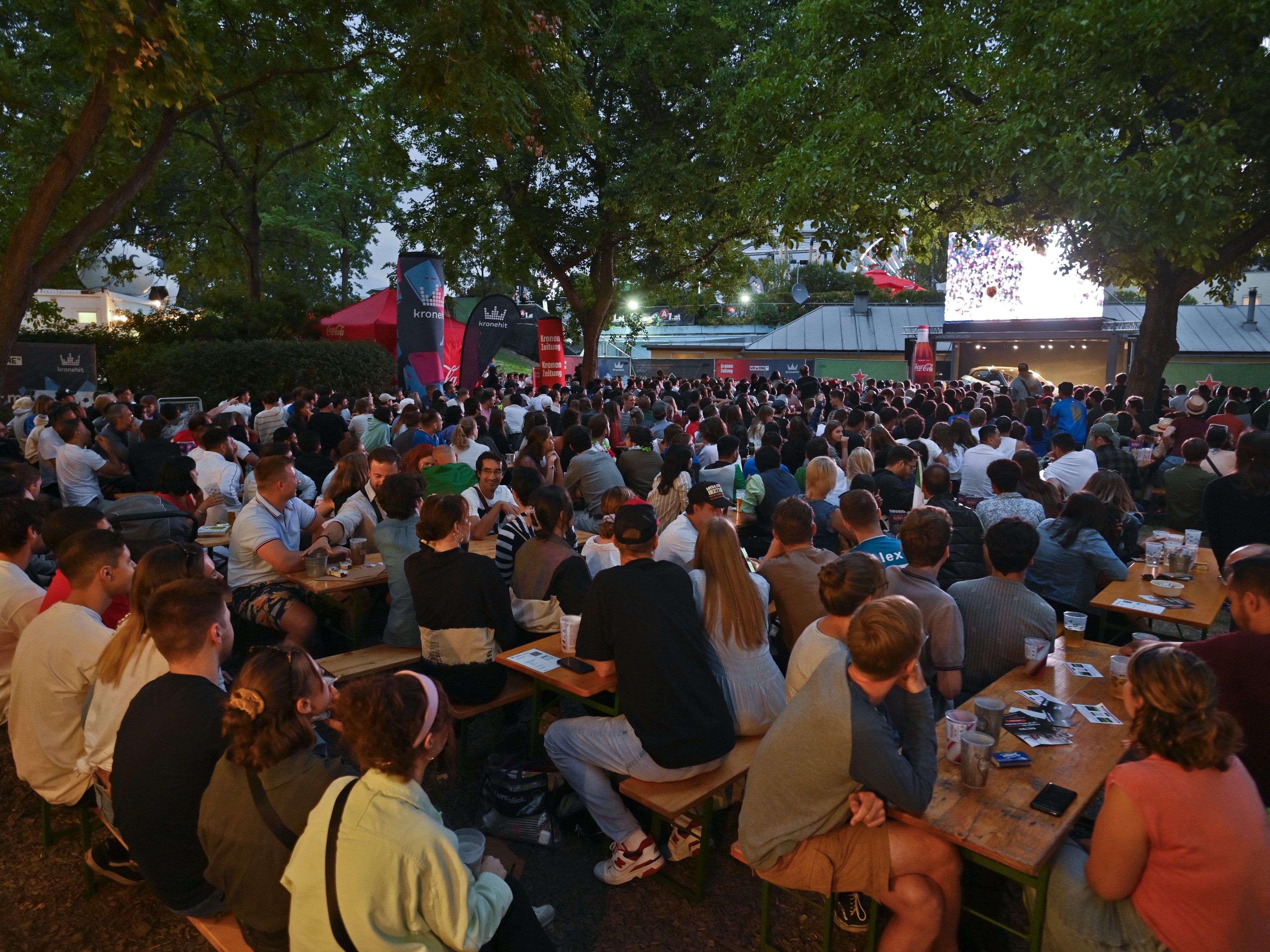 Vor allem in der Nachtgastronomie werden strengere 3G-Regeln gefordert. Vor allem in der Nachtgastronomie werden strengere 3G-Regeln gefordert.