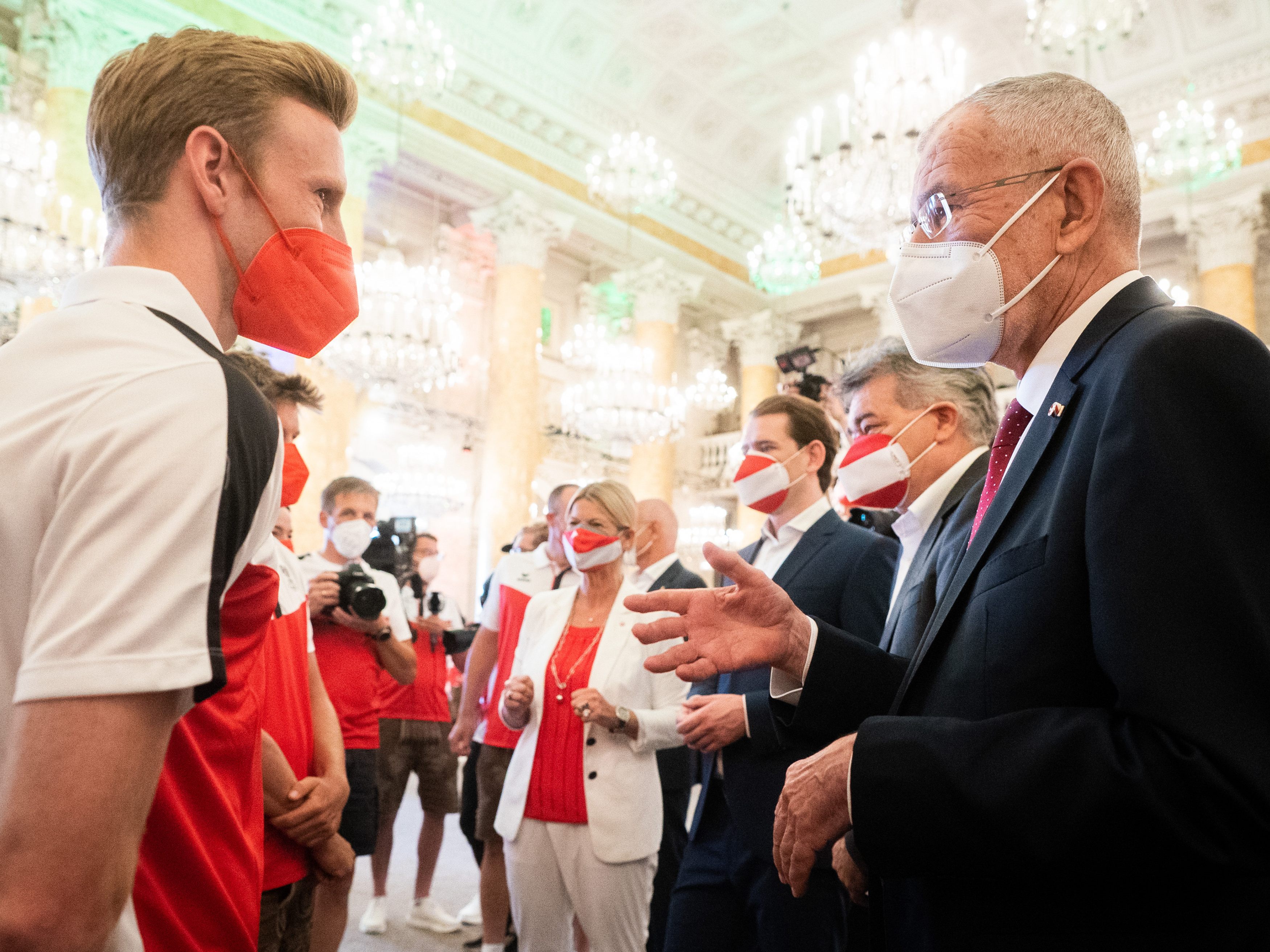 Österreich ist mit 75 Athleten bei den Olympischen Spielen in Tokio vertreten. Österreich ist mit 75 Athleten bei den Olympischen Spielen in Tokio vertreten.