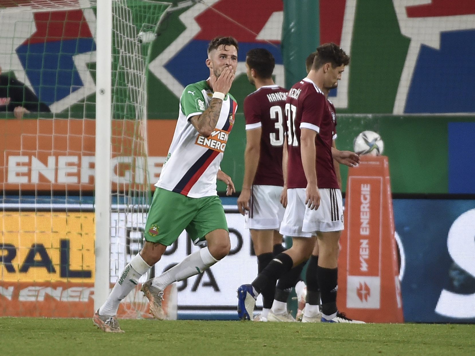 Hier sehen Sie das Match zwischen Sparta Prag und Rapid Wien live.
