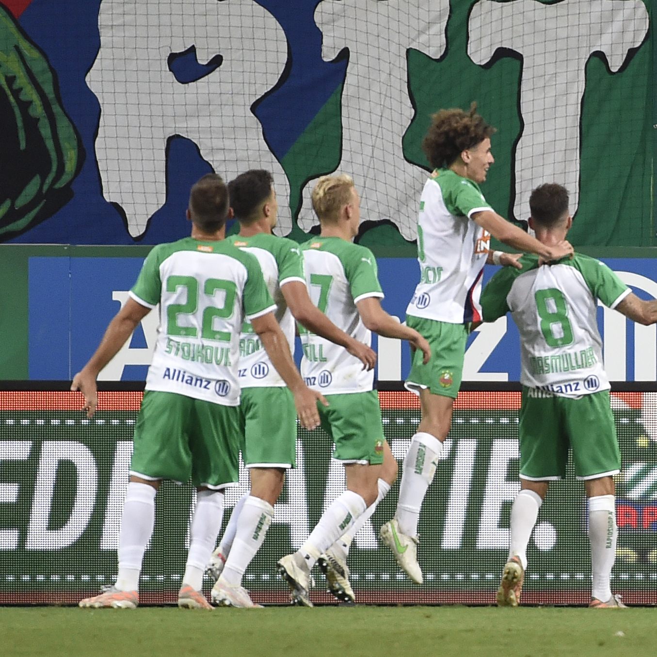 Rapid Wien durfte sich gegen Sparta Prag nicht nur über ein Tor freuen.