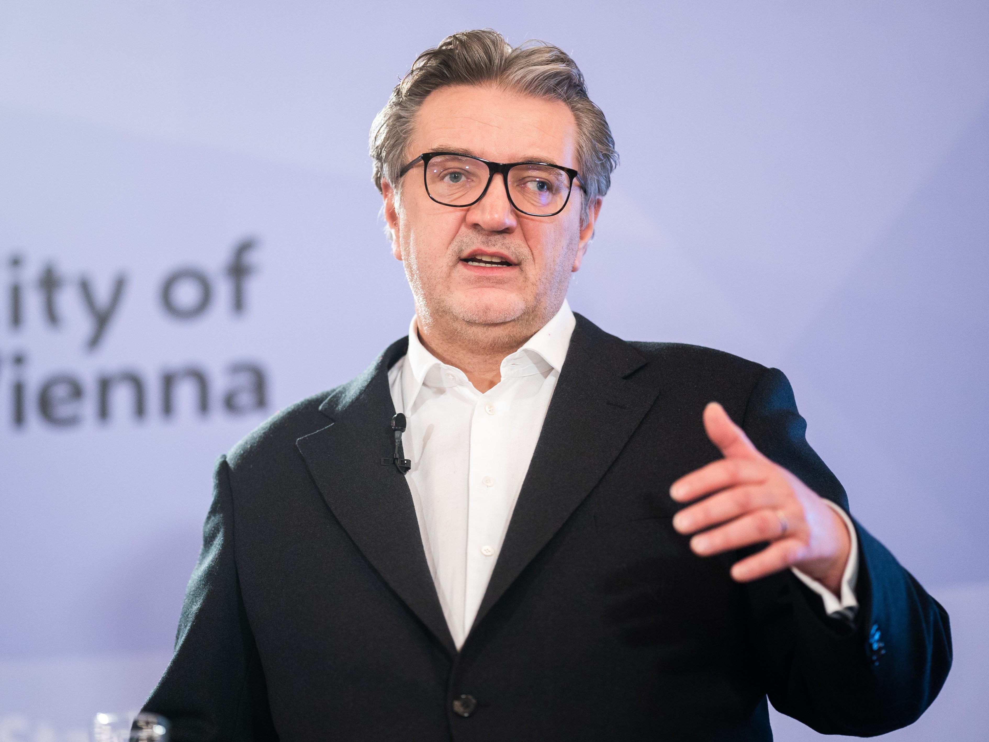 Hacker verteidigte die Corona-Verschärfungen in Wien.