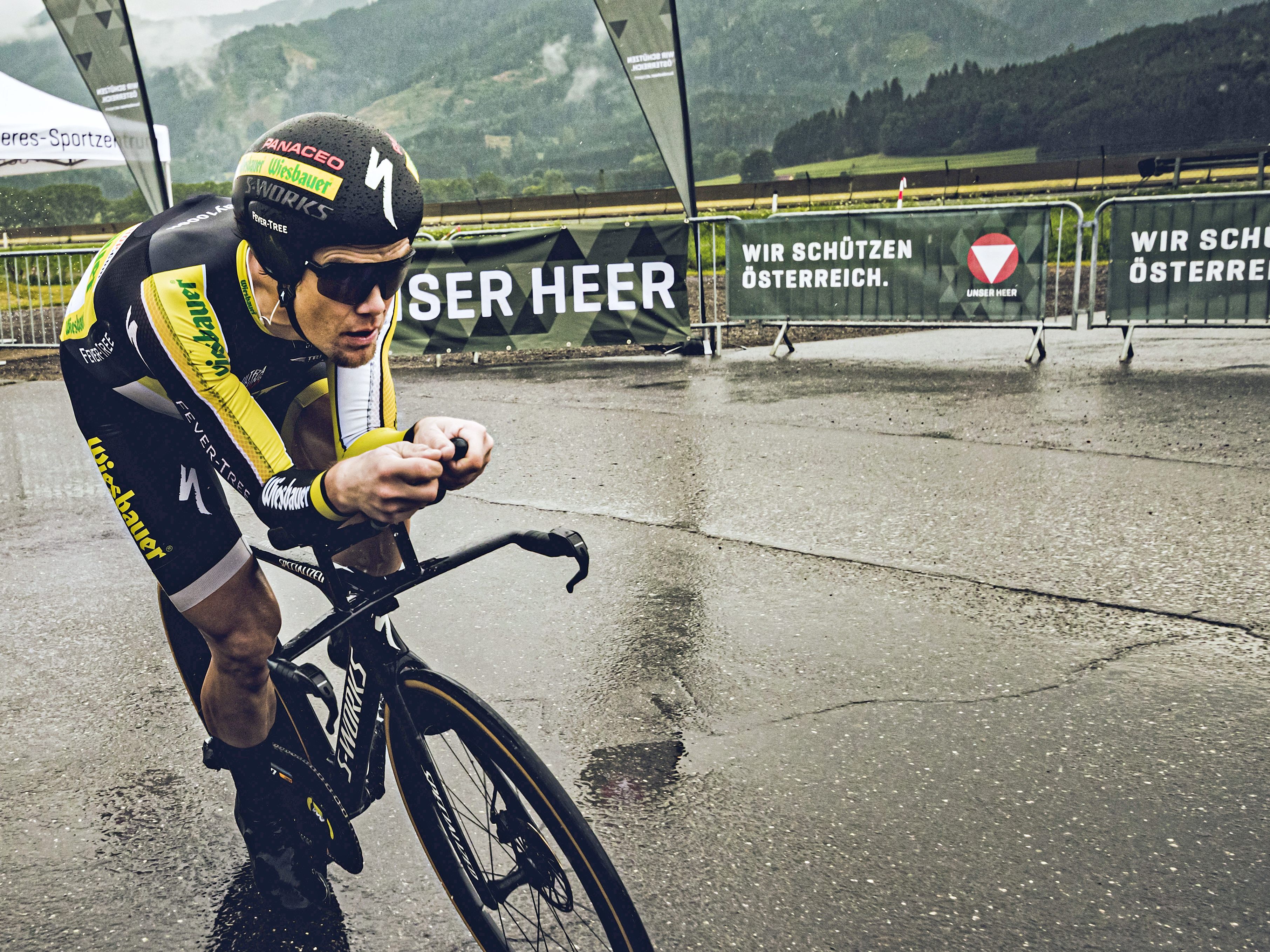 Radsport: Christoph Strasser brach den 24-Stunden-Weltrekord.