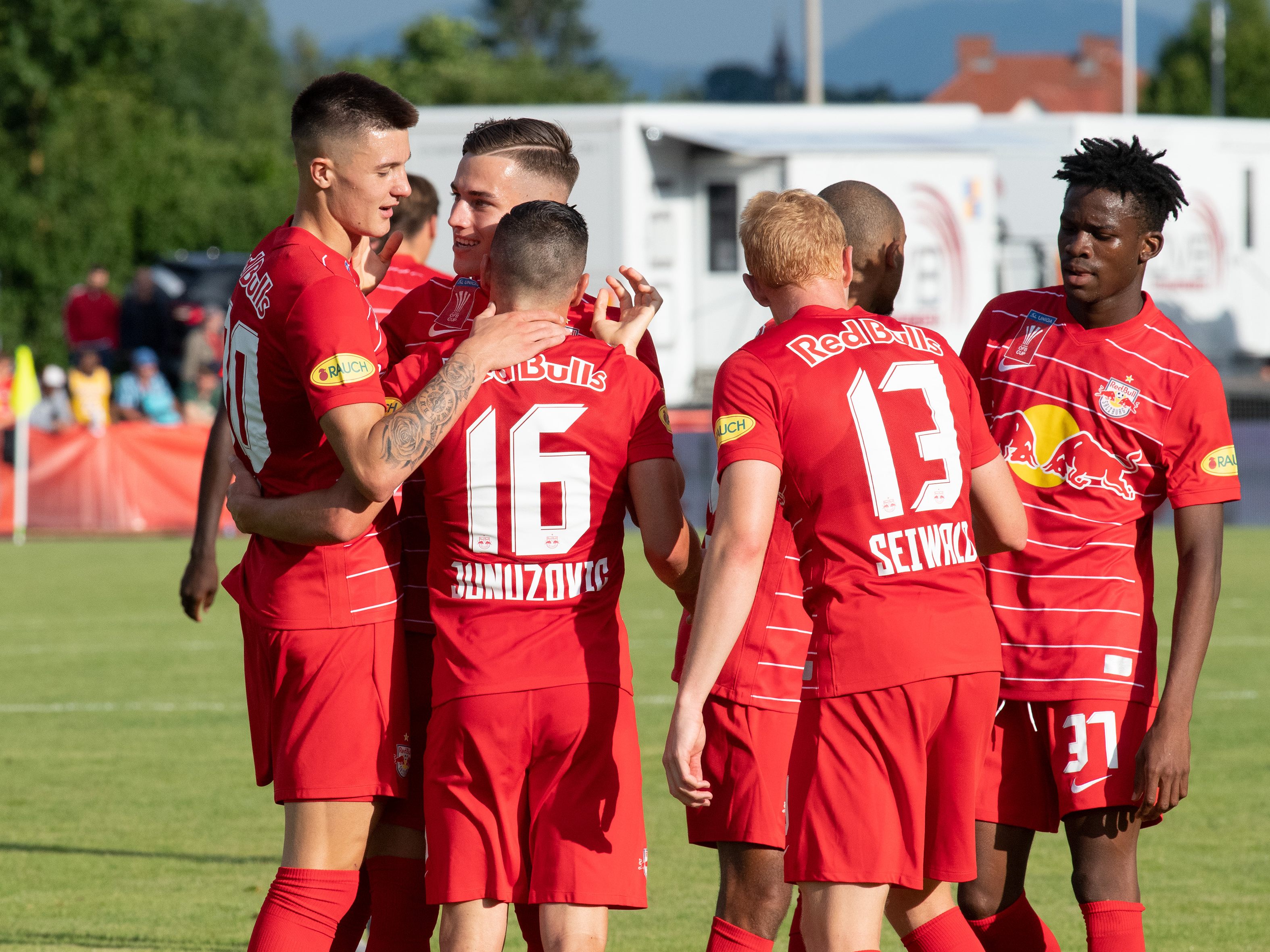 LIVE-Ticker zum Spiel RB Salzburg gegen SV Ried ab 17 Uhr.