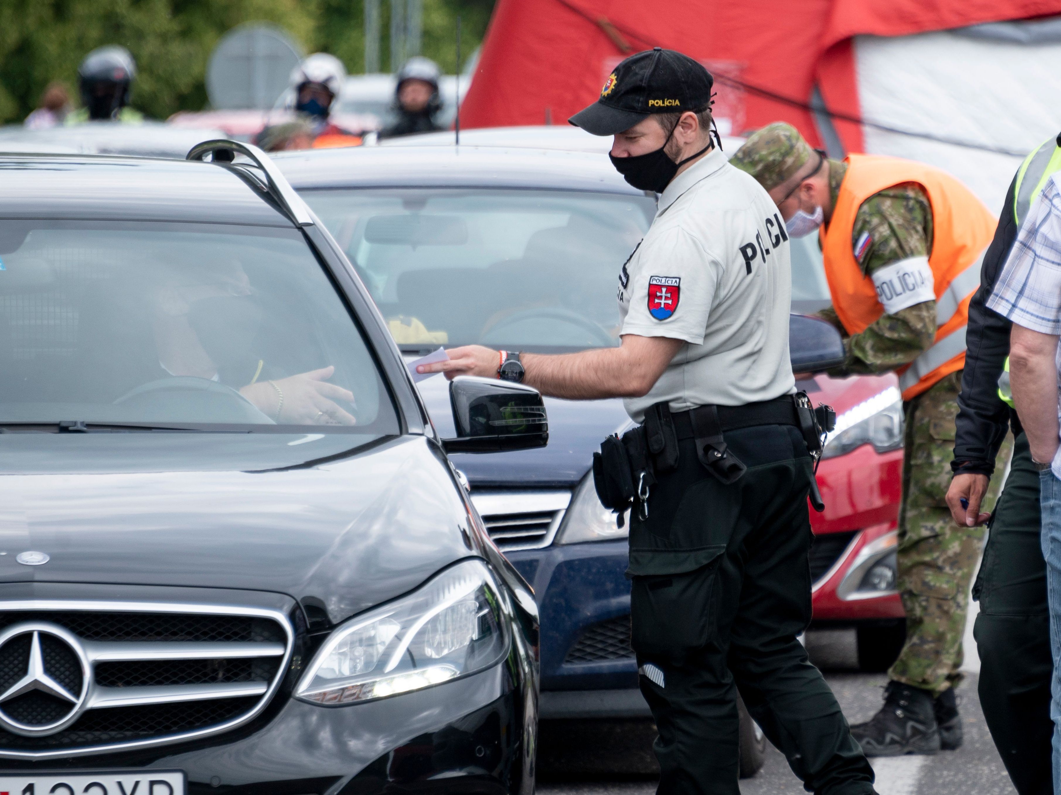 Die Slowakei führt eine Pflichtquarantäne für ungeimpfte Einreisende ein. Die Slowakei führt eine Pflichtquarantäne für ungeimpfte Einreisende ein.