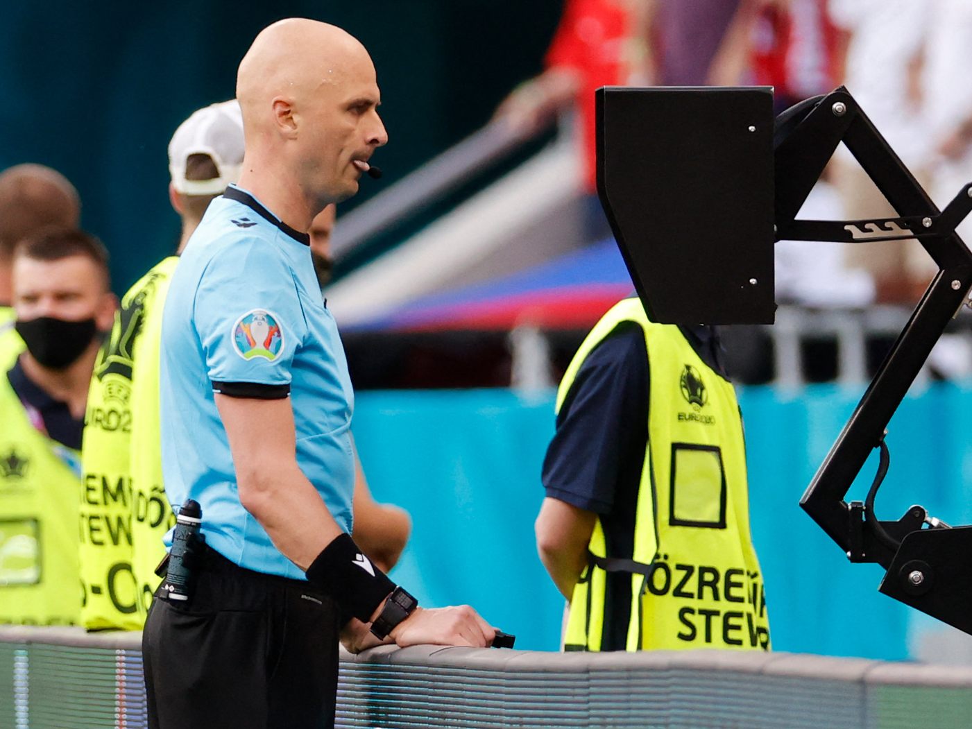 Fußball-Coaches haben ihre Ansicht zum VAR geteilt.