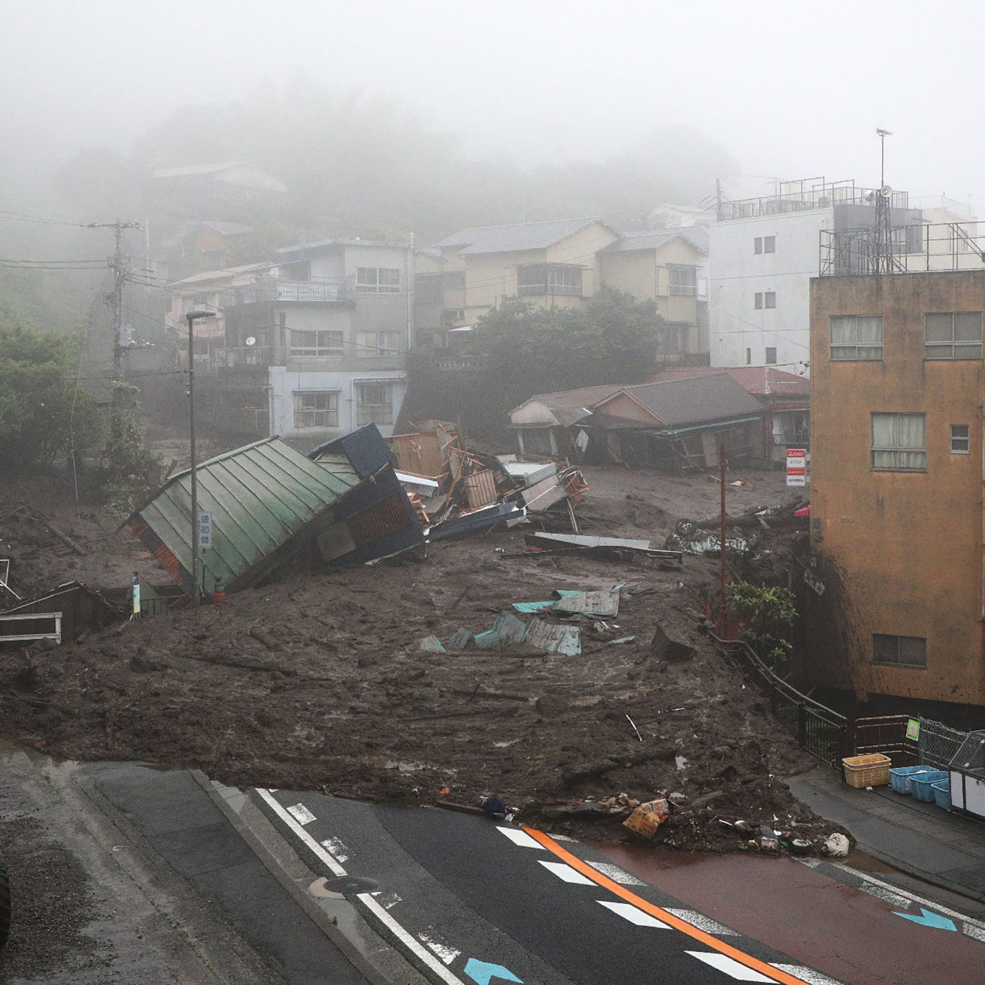 Drei Tote - Suche nach Vermissten fortgesetzt. Drei Tote - Suche nach Vermissten fortgesetzt.