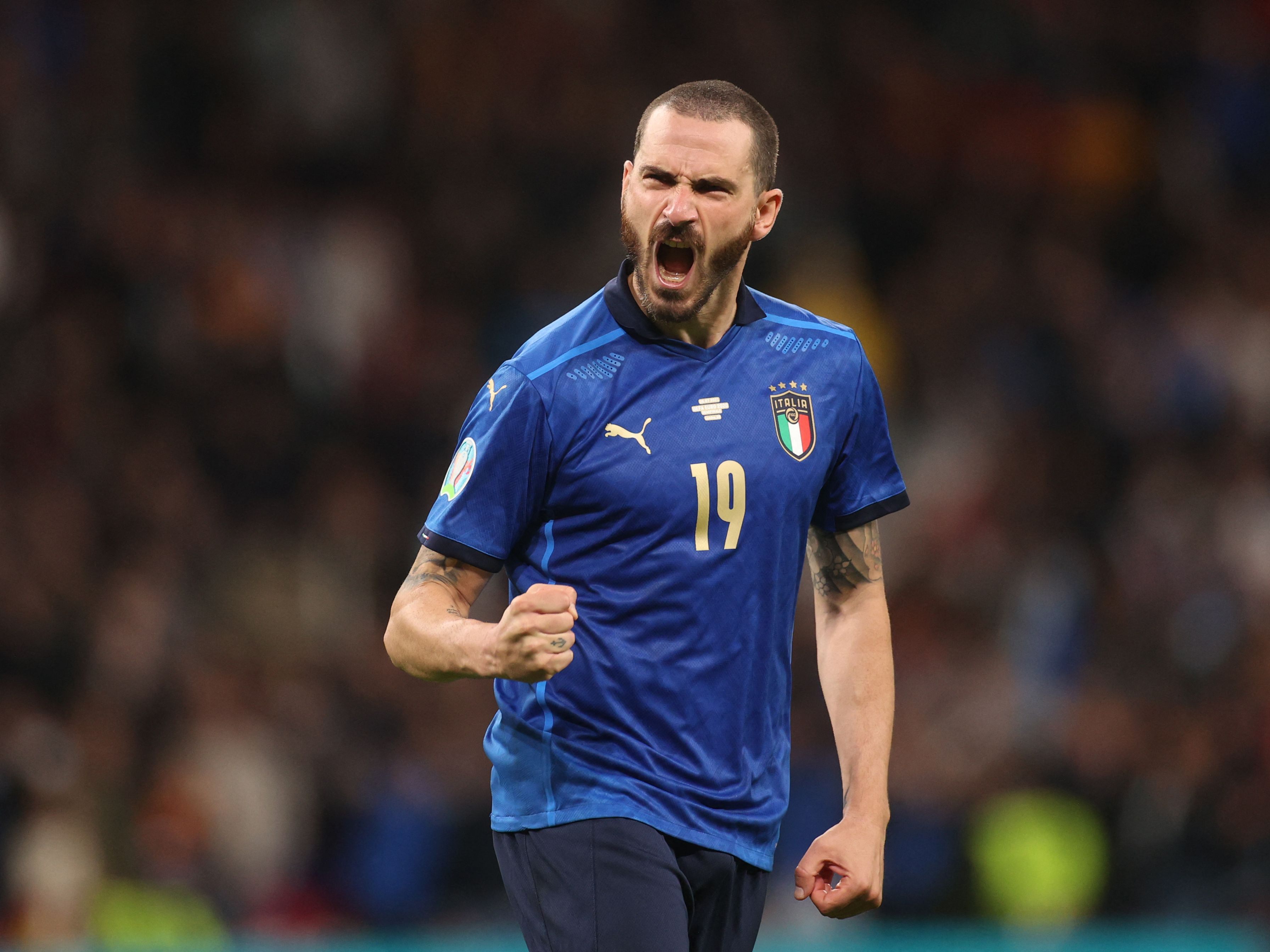 Italien besiegt Spanien und steht im EM-Finale. Italien besiegt Spanien und steht im EM-Finale.