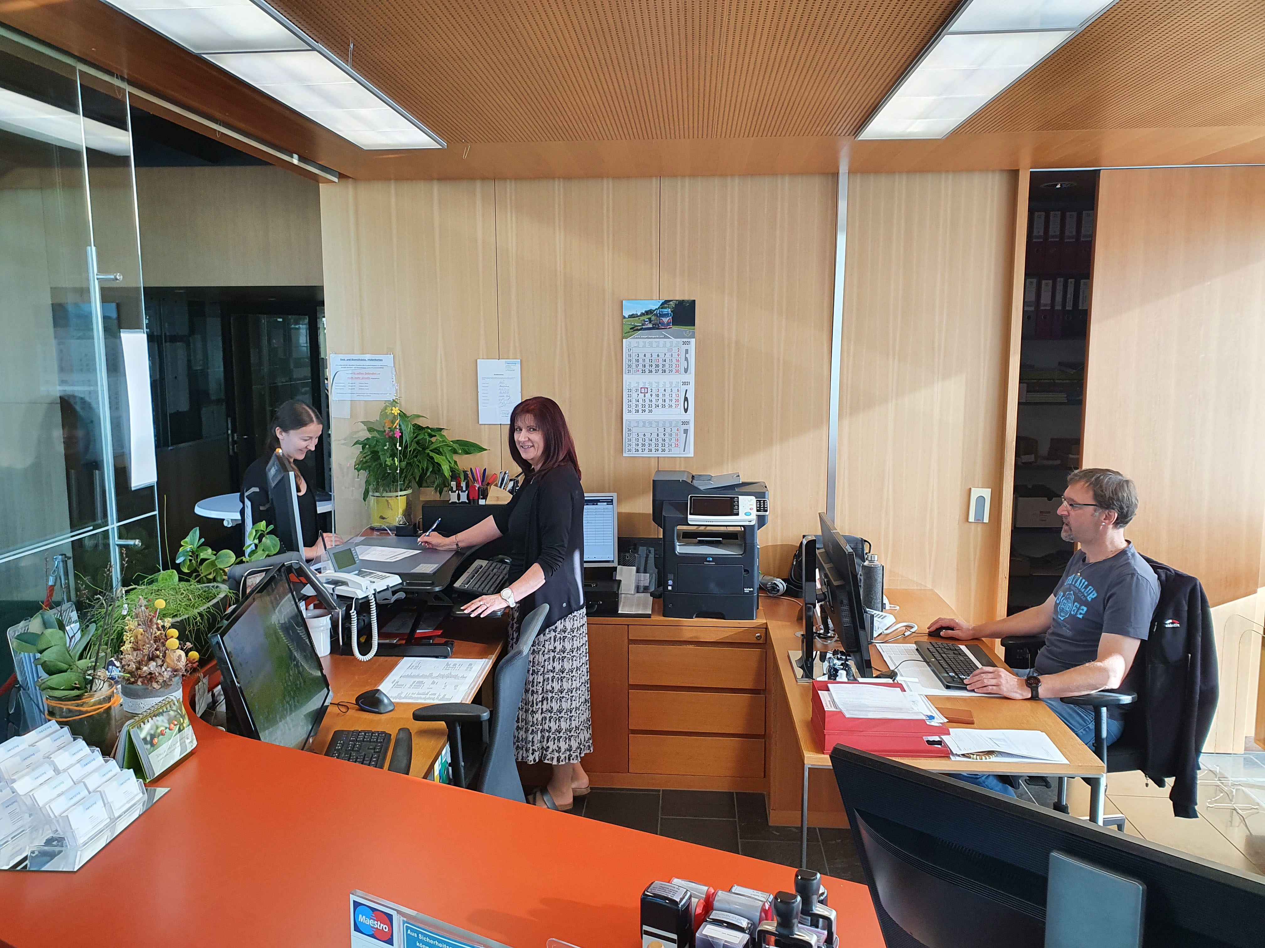 Die Servicezeiten im Nenzinger Rathaus wurden mit Anfang Juli geändert. Die Servicezeiten im Nenzinger Rathaus wurden mit Anfang Juli geändert.