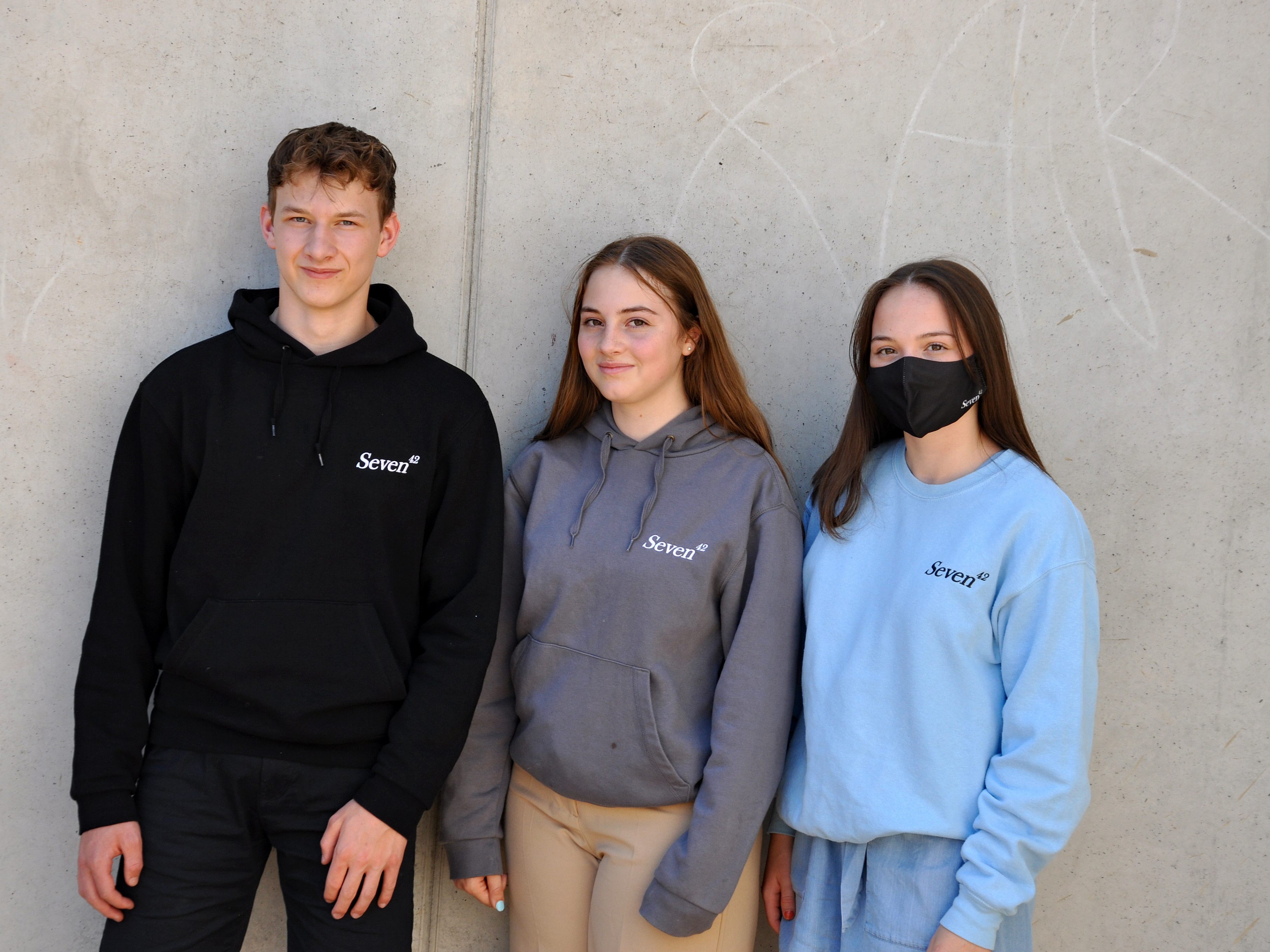 Die Schüler haben sich selbst um alles gekümmert – von der Idee bis zum Verkauf. Die Schüler haben sich selbst um alles gekümmert – von der Idee bis zum Verkauf.