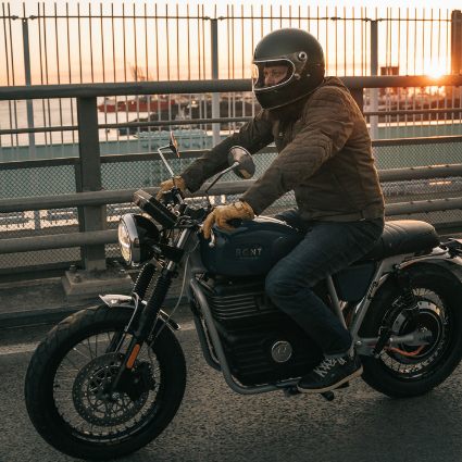 Die Elektromotorräder des schwedischen Herstellers RGNT sind mit Batterien von e.battery systems ausgestattet.