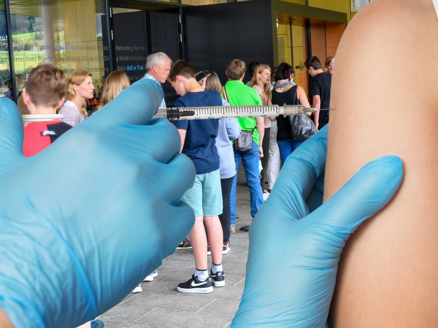 An der Studie waren Wissenschafter der Universität Salzburg, der Medizinischen Universität Innsbruck sowie Florian Krammer von der Icahn School of Medicine at Mount Sinai in New York und Michael Hummer von der Gesundheit Österreich beteiligt. An der Studie waren Wissenschafter der Universität Salzburg, der Medizinischen Universität Innsbruck sowie Florian Krammer von der Icahn School of Medicine at Mount Sinai in New York und Michael Hummer von der Gesundheit Österreich beteiligt.