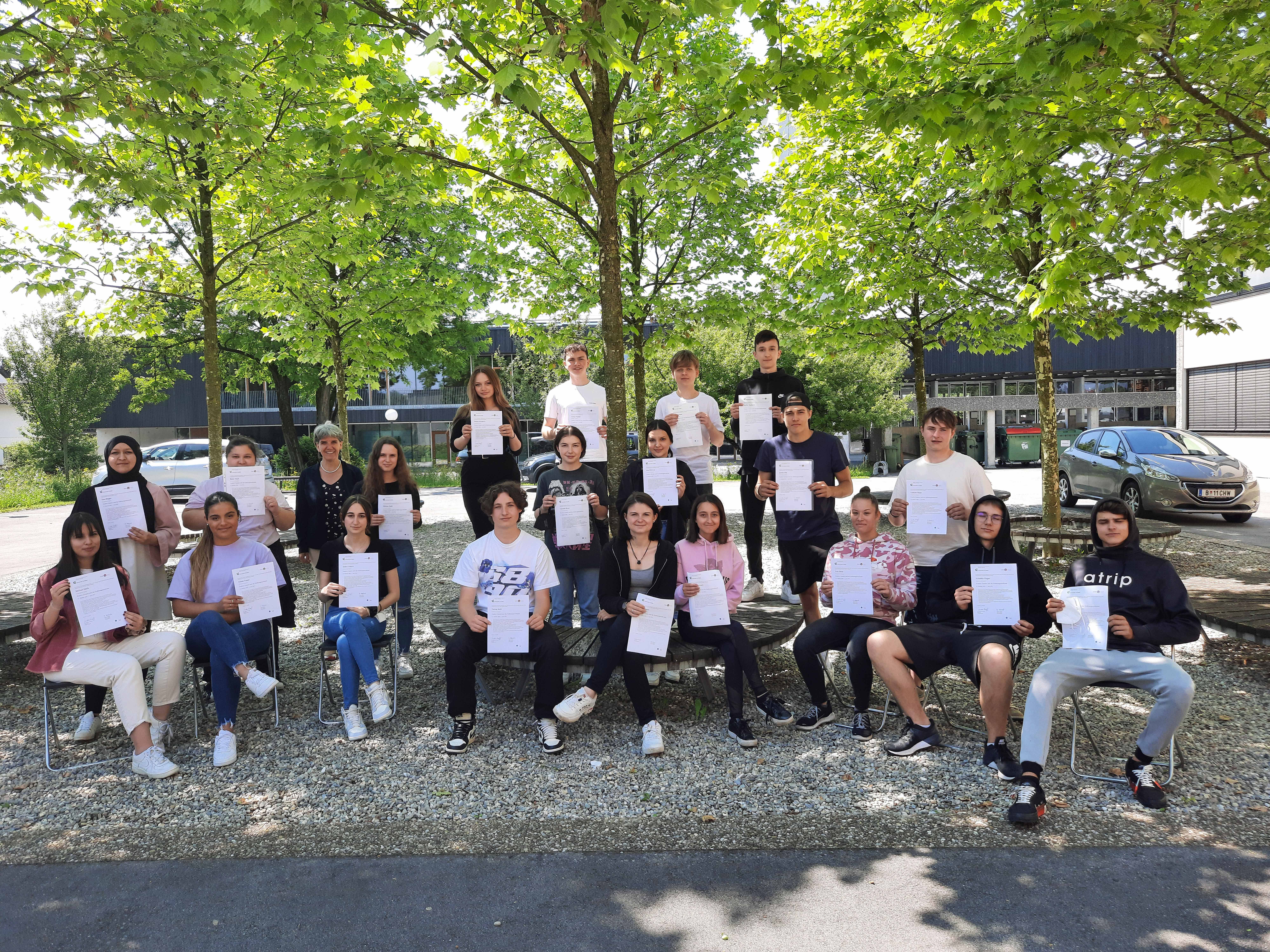 Mit der Überreichung der Zertifikate ging das Pilotprojekt „Hoffnungswerkstatt“ 2021 zu Ende.