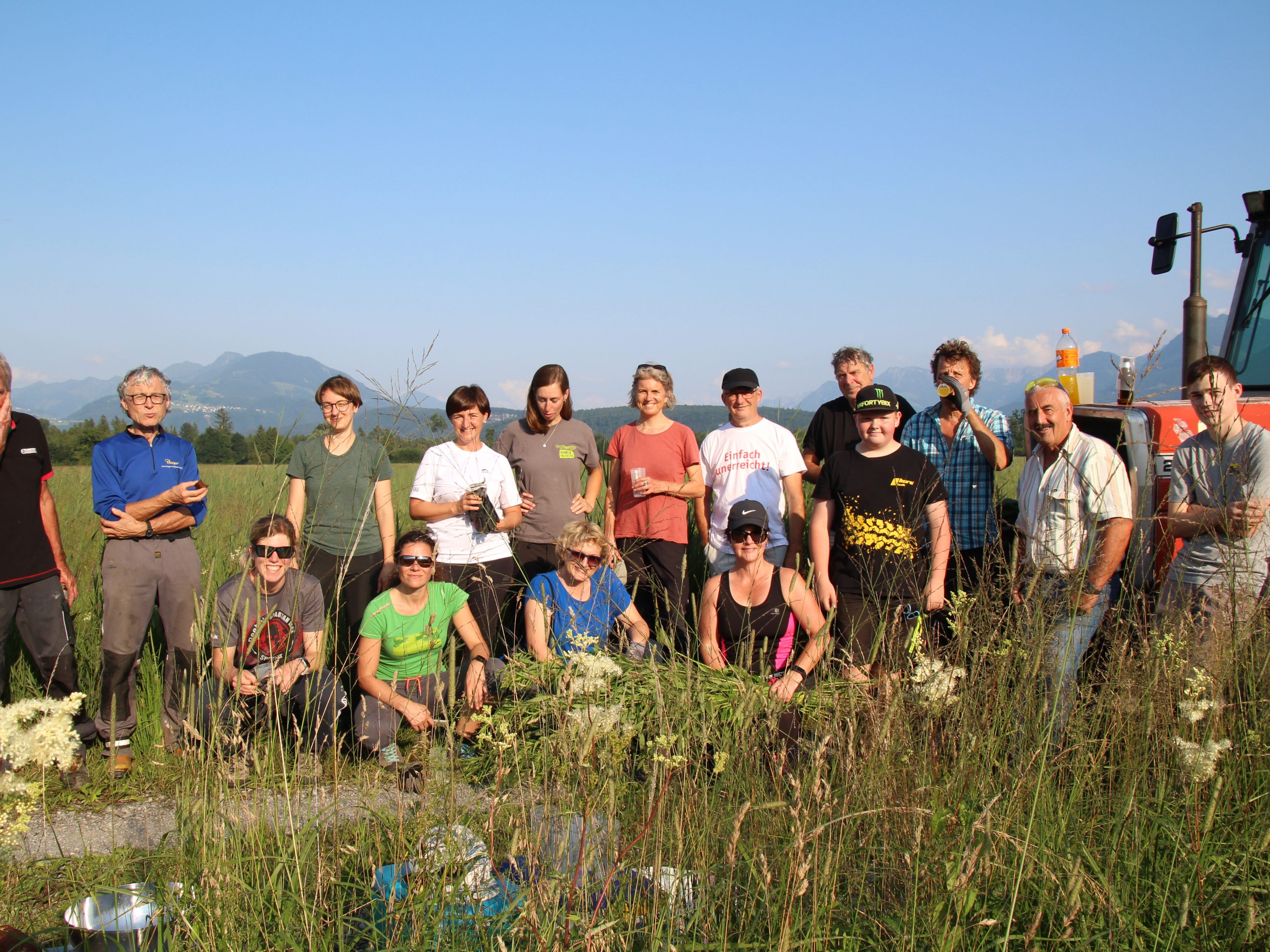 Gemeinsam der Goldrute den Garaus gemacht: Vielfaltertag im Europaschutzgebiet  Bangs-Matschels