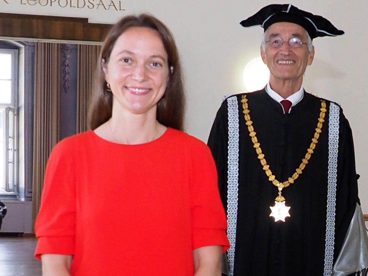 Stadträtin Christine Oppitz-Plörer, Nadine Präg, Rektor Tilmann Märk (von links). Stadträtin Christine Oppitz-Plörer, Nadine Präg, Rektor Tilmann Märk (von links).