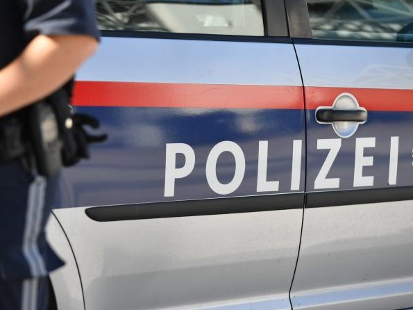 Die Polizei geht zahlreichen Hinweisen aus der Bevölkerung nach.