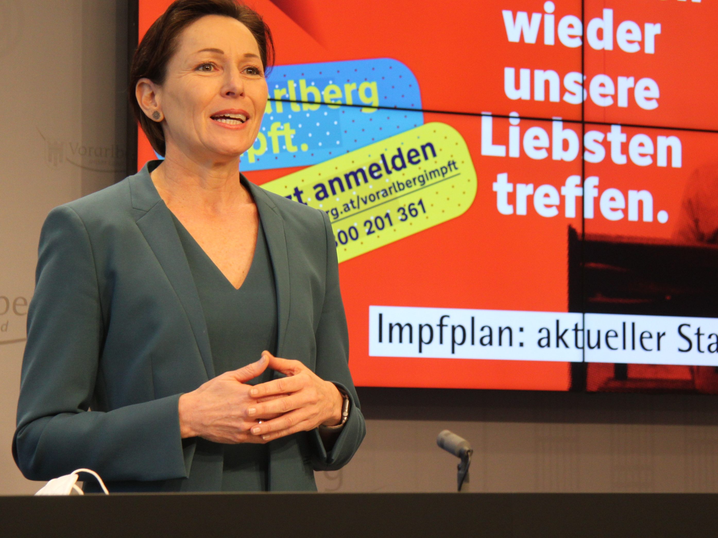 Landesrätin Rüscher appelliert wieder an die Bevölkerung sich impfen zu lassen und die Impftermine einzuhalten.