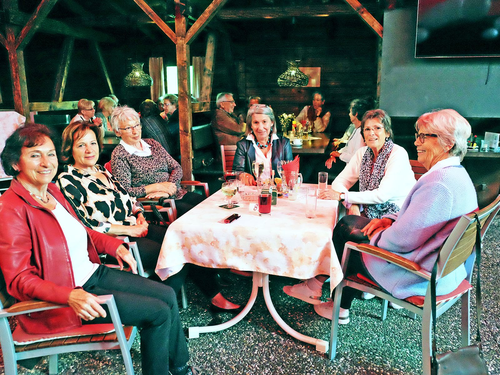 Für Seniorenbund-Mitglieder war das Sommerfest eine willkommene Gelegenheit sich zu treffen. Für Seniorenbund-Mitglieder war das Sommerfest eine willkommene Gelegenheit sich zu treffen.