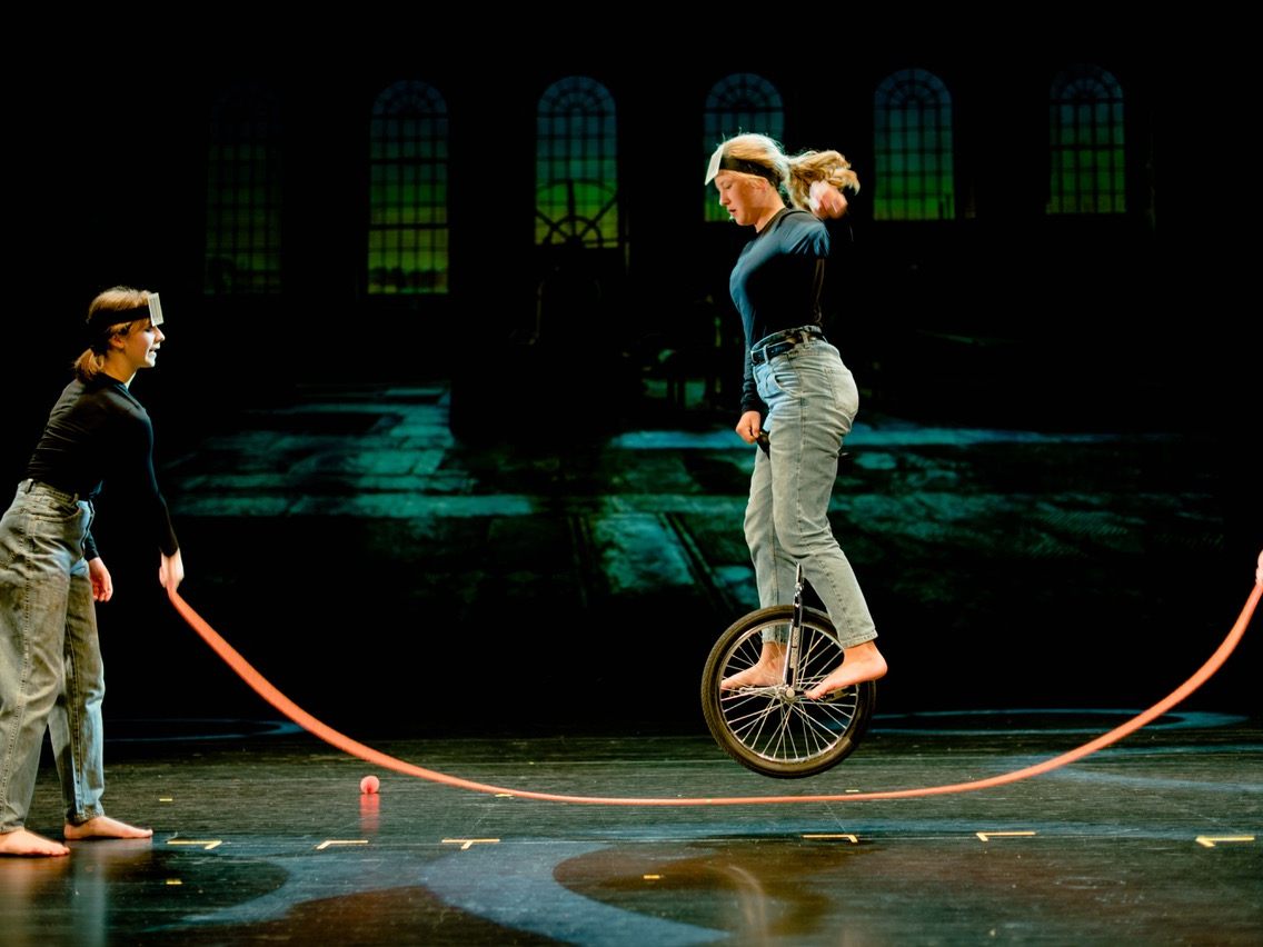 Der "Ganz kleine Zirkus" zeigt sich mit coolen Nummern beim Zirkusturnier am 4.7.