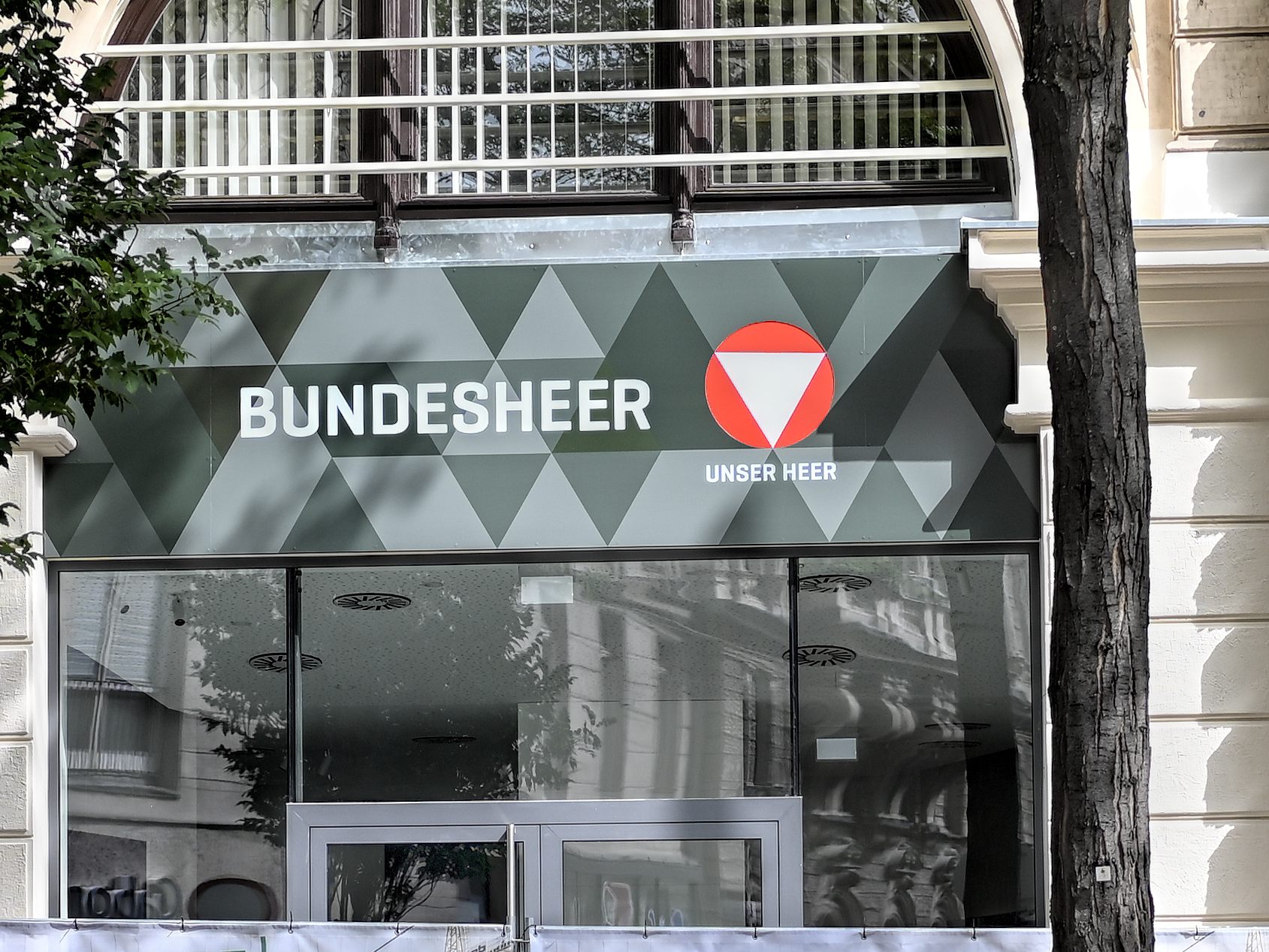 Das Bundesheer eröffnet auf der Mahü eineen "Checkpoint Schani".