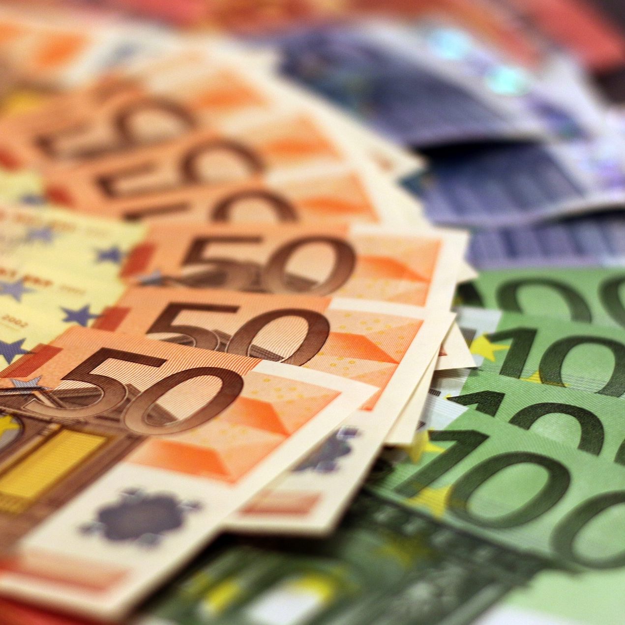 Die Coronakrise wirkte sich auf das Gehalt der Vorstände kaum aus.