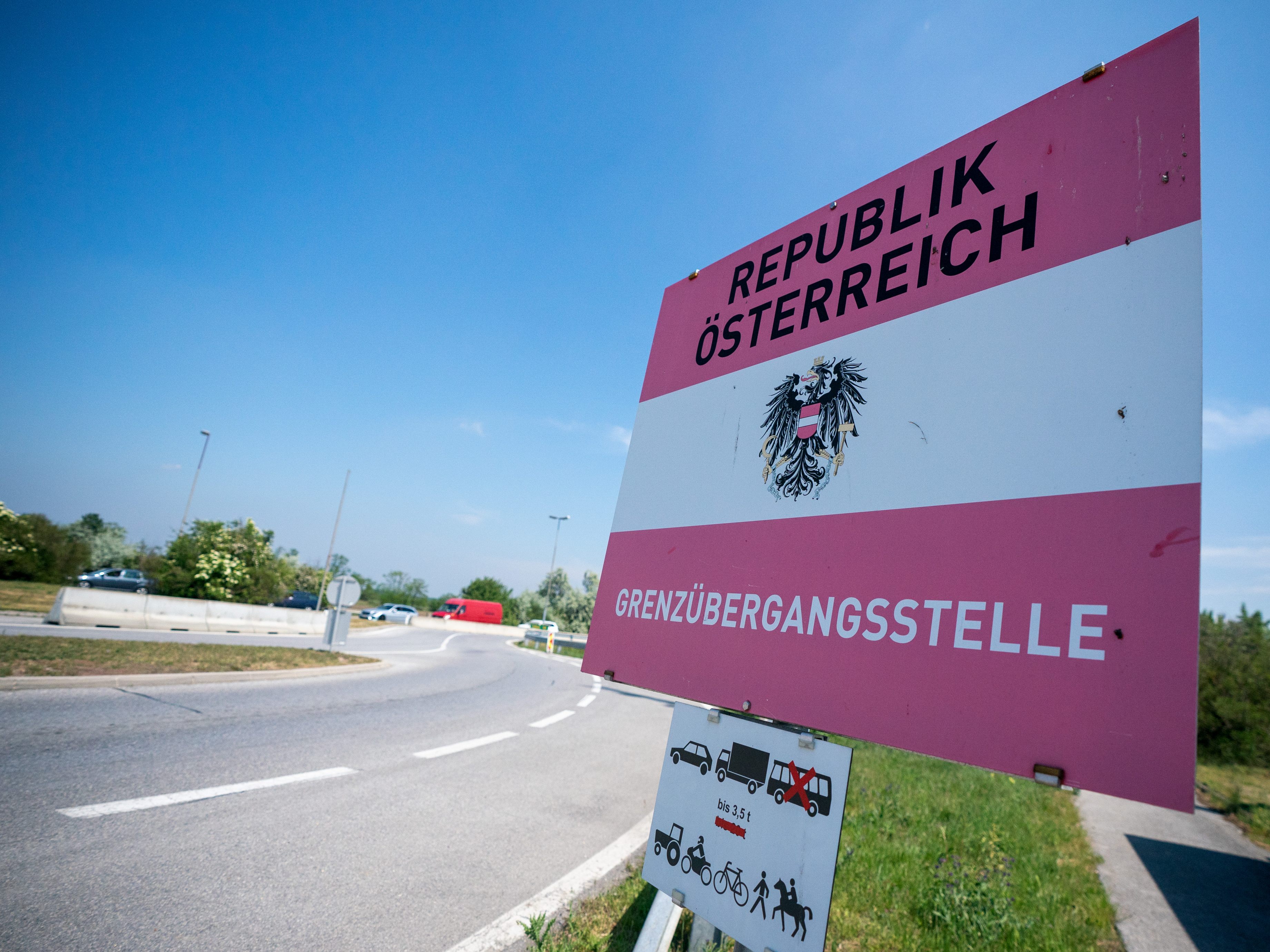 Auch einige Grenzübergänge zu Österreich wurden blockiert.